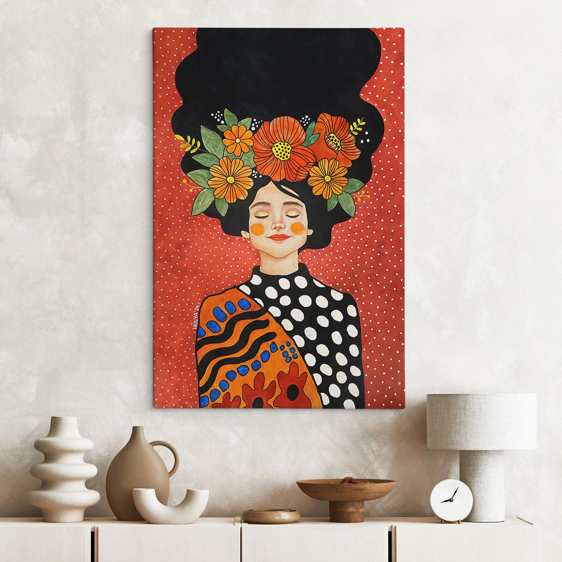 Canvasbillede Smilende kvinde med orange blomster - Hülya
