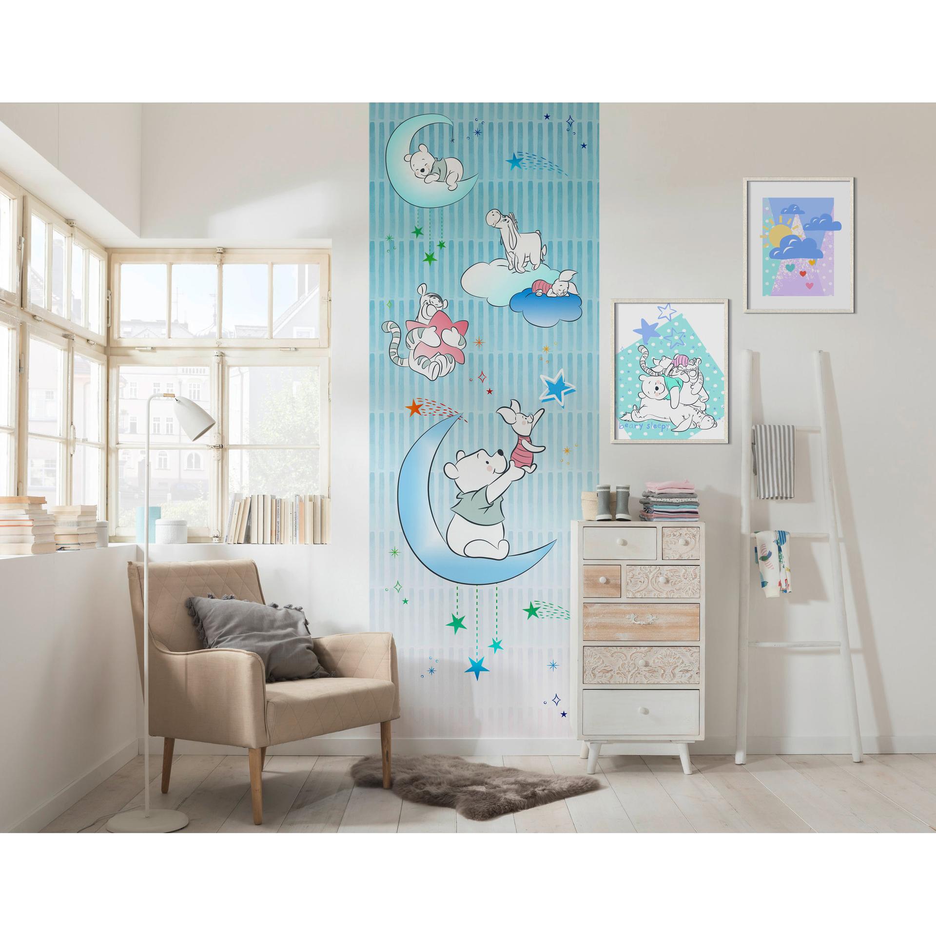 Vliesbehang - Winnie de Poeh Knorretje en Sterren - 100 x 280 cm