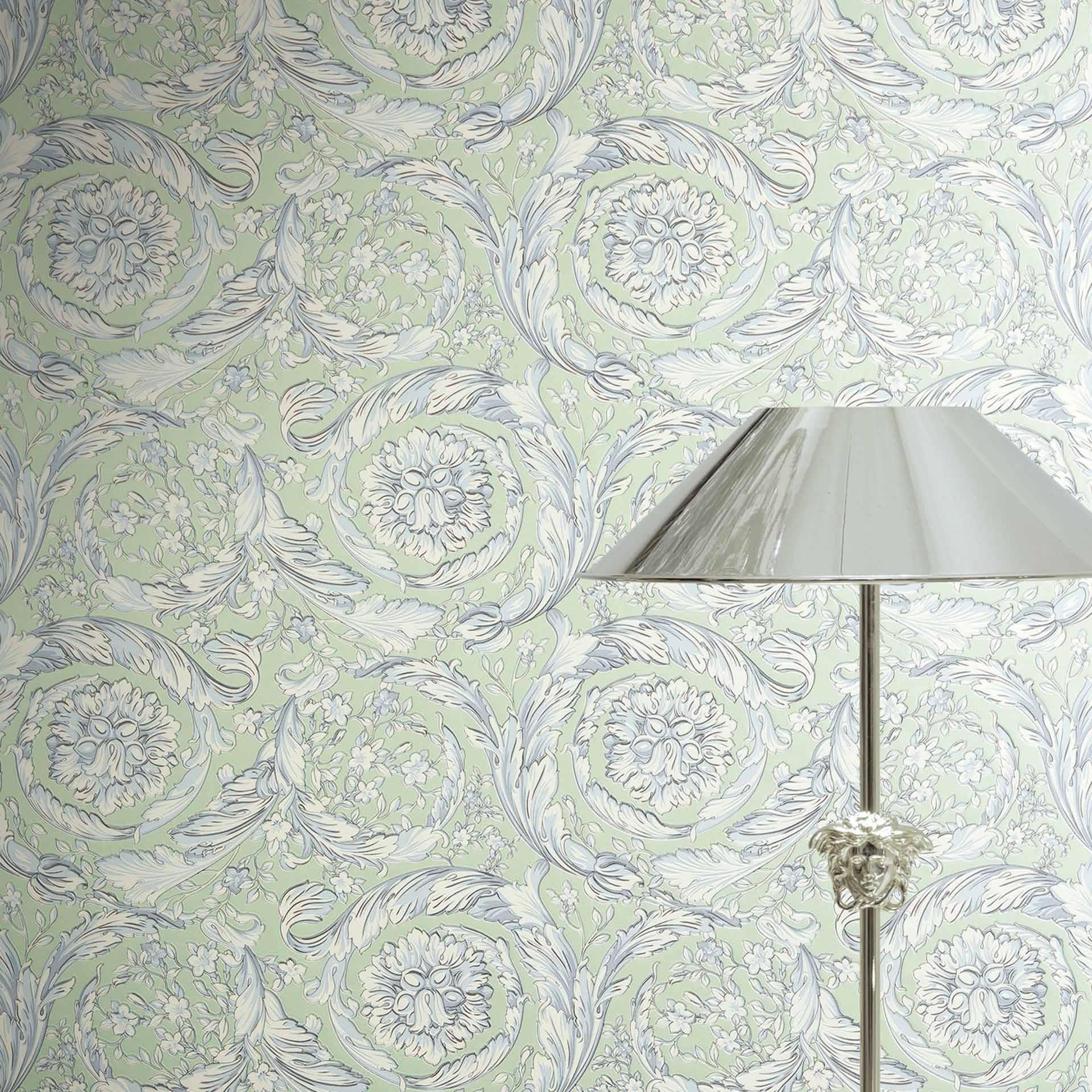 Versace ikke-vævet tapet Barocco Neo klassiske ranker blomstret grøn blå hvid elegant