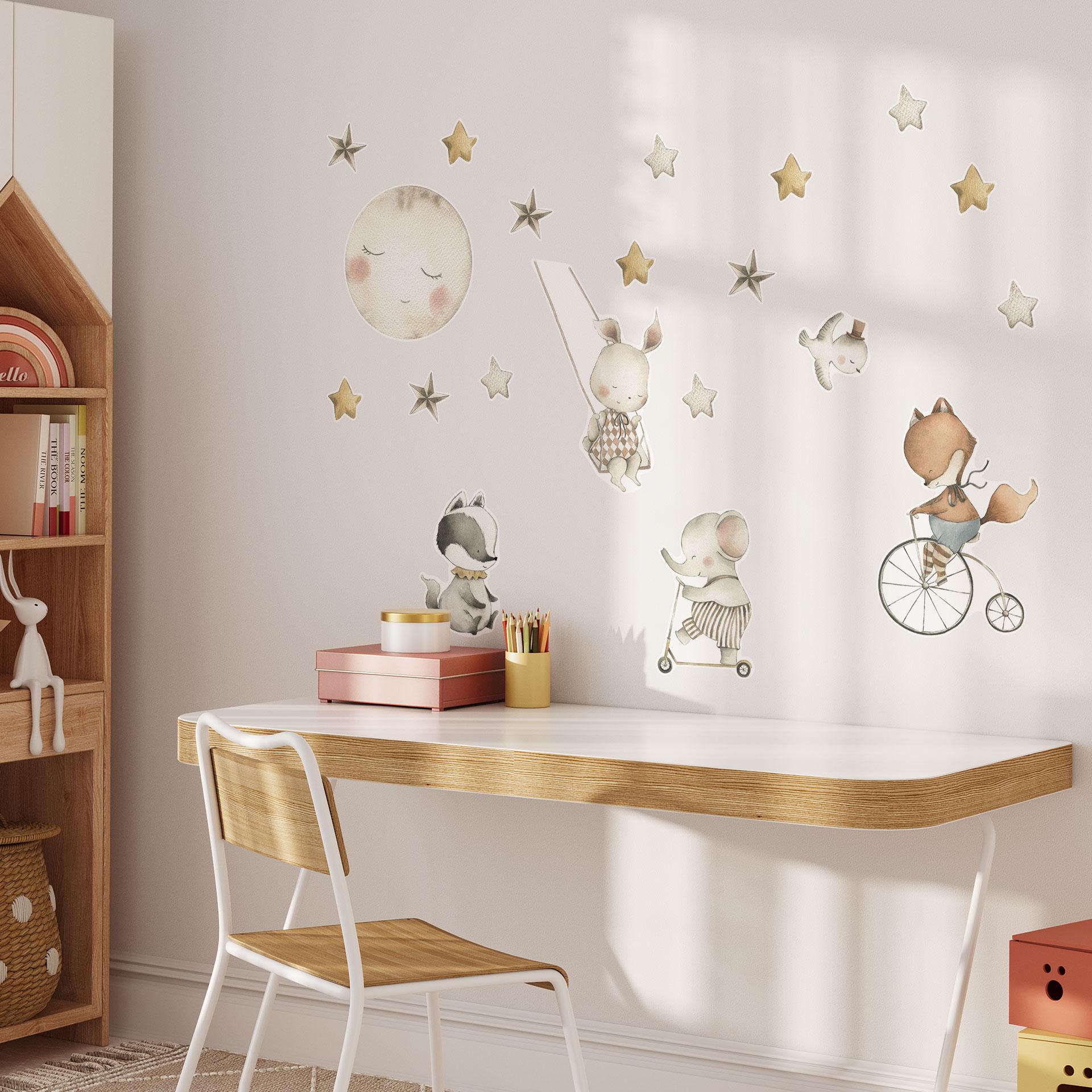 Wallsticker til børneværelset Glade dyr med stjernehimmel - Oliver Robins - 50x70 cm