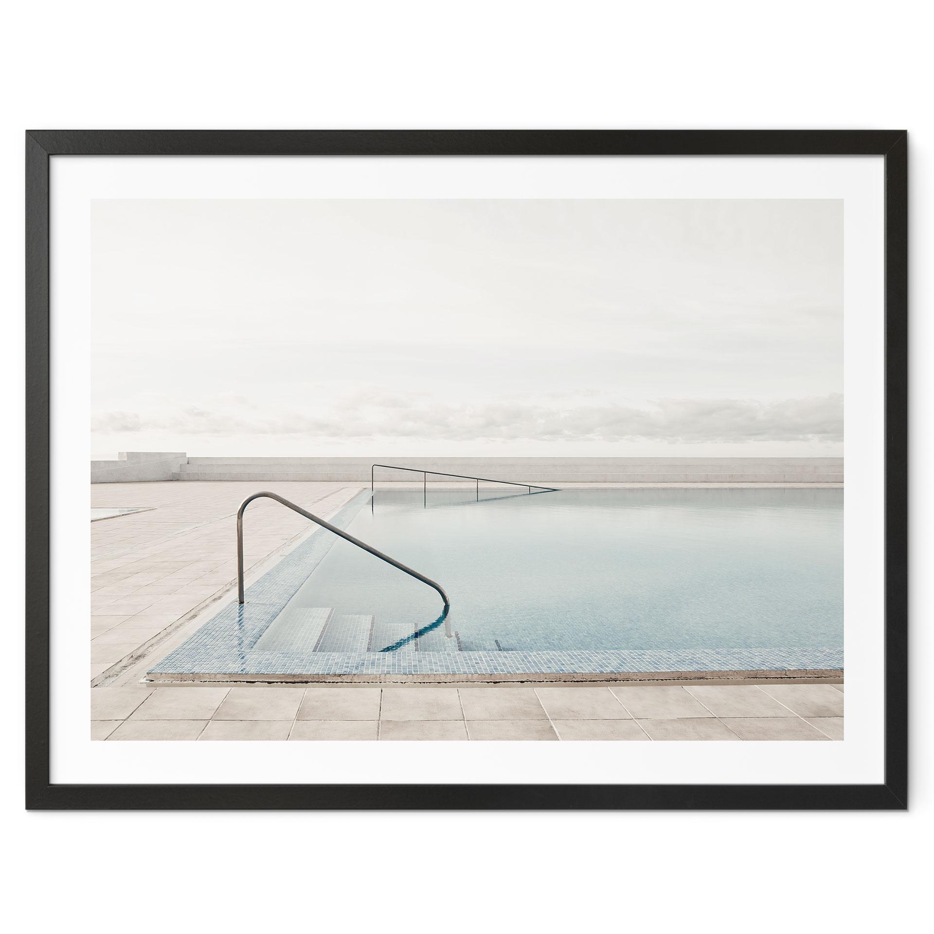 Póster de la piscina infinita con vistas a las nubes - Steinkopff