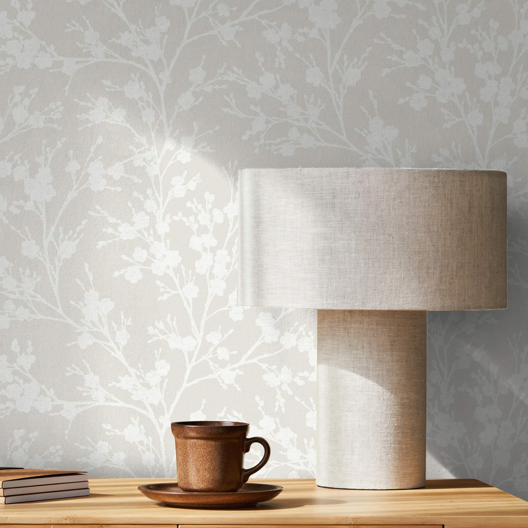 Blomstertapet, non-woven tapet Novamur Yvi greige
