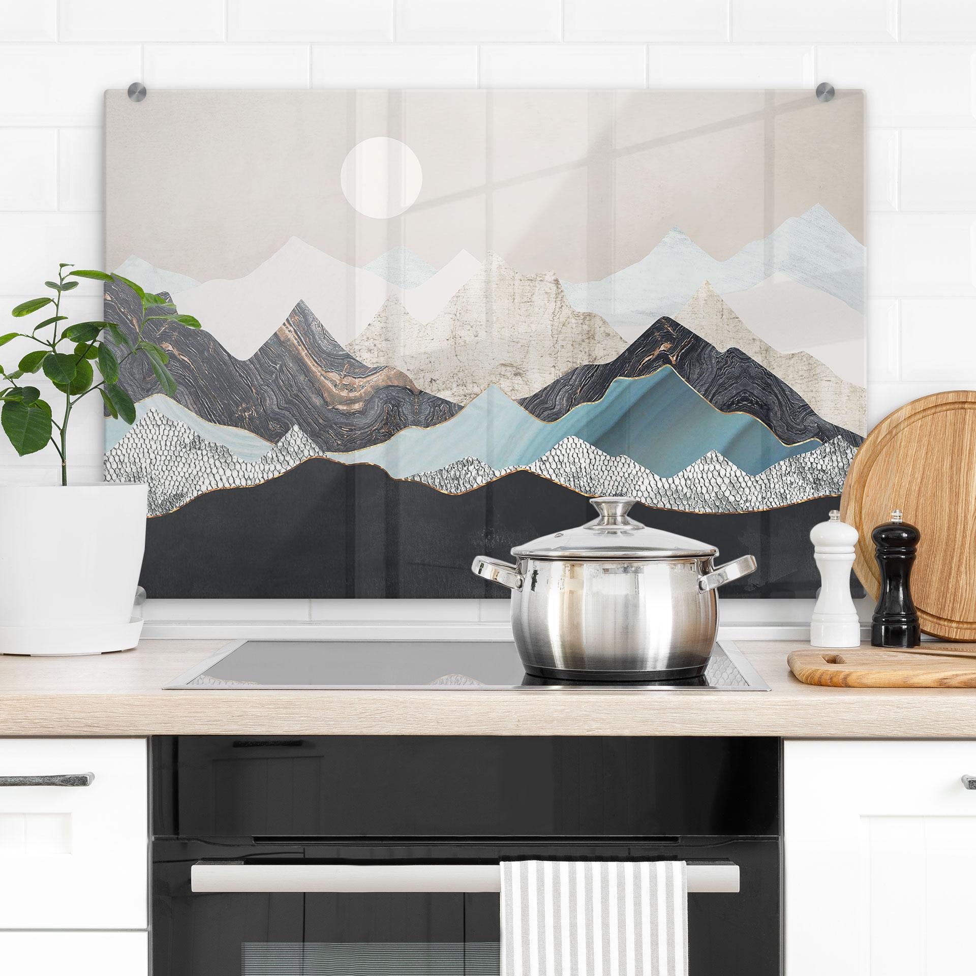 Stænkplade Roligt bjerglandskab i skumringen - SpaceFrog Designs