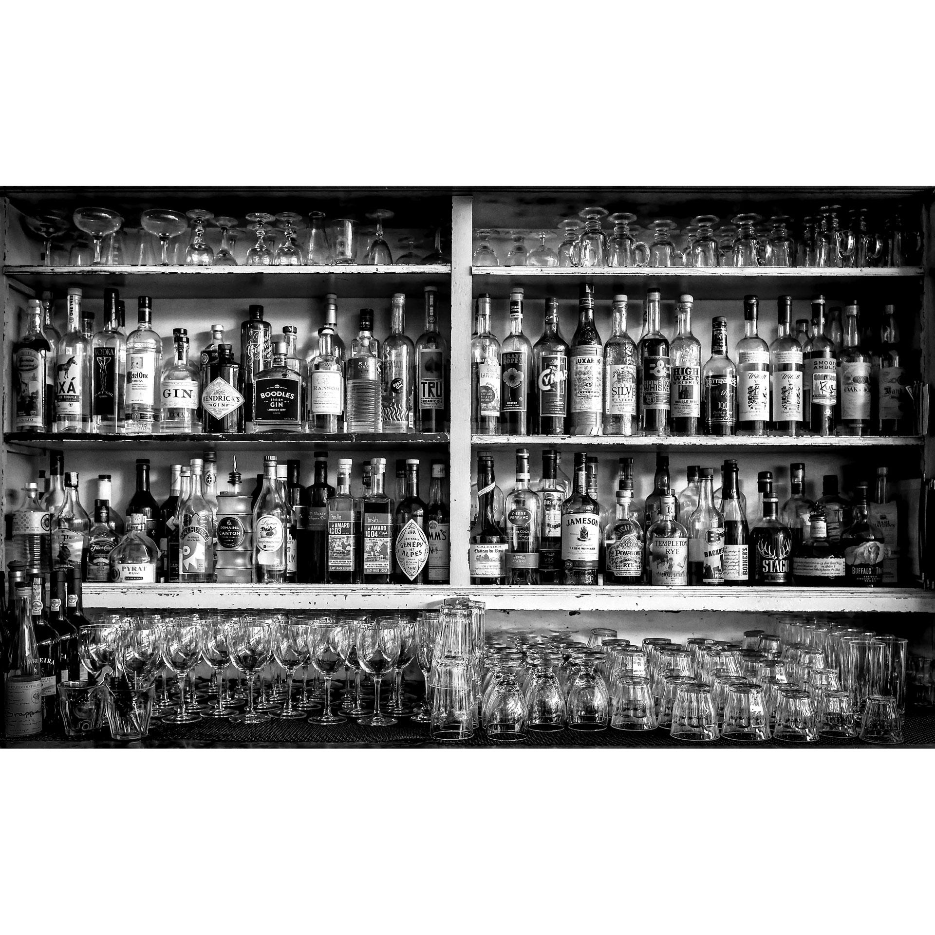Fotobehang Klein – The Classic Bar