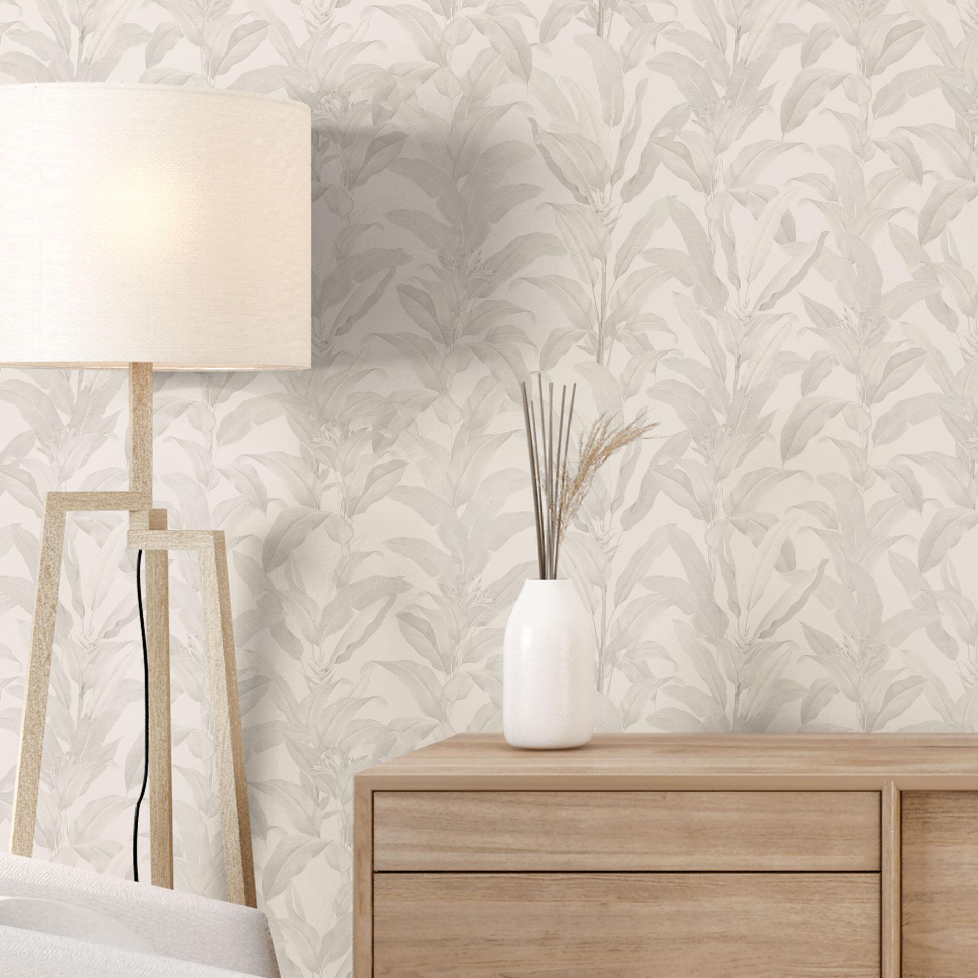 Patroonbehang Urban Jungle tropische bladeren crème - Bloomery Decor