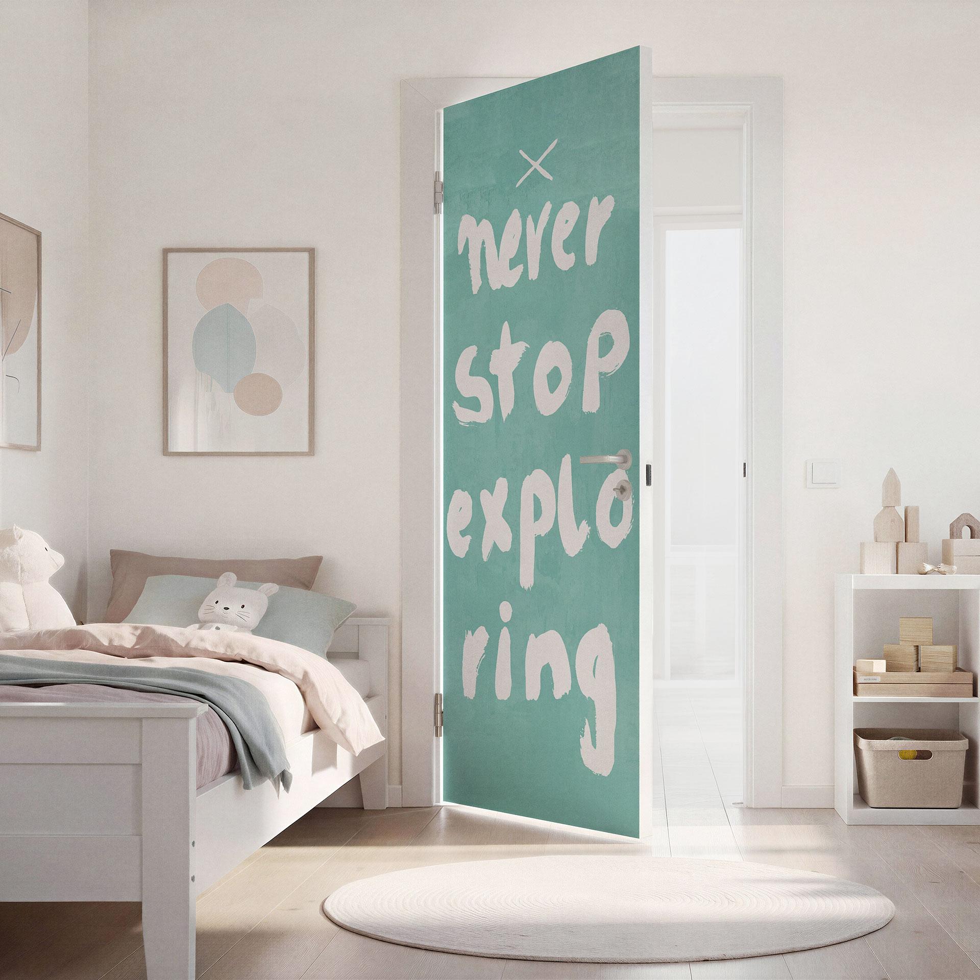 Vinilo para puerta Nunca dejes de explorar - Treechild - Decoración autoadhesiva para puerta