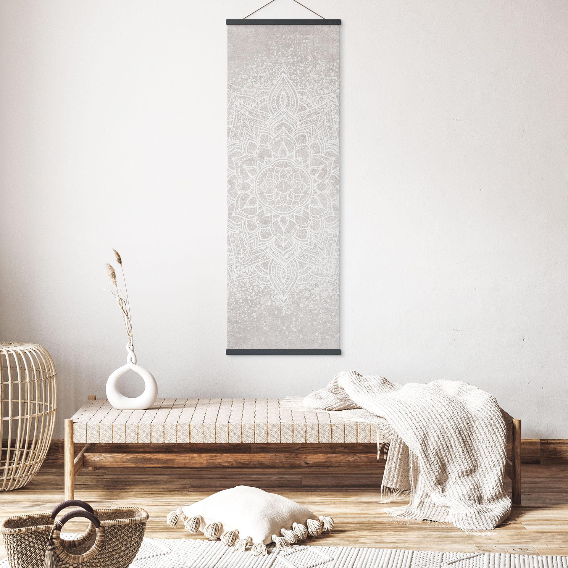 Obraz z tkaniny Delikatna mandala na szaro-beżowym tle - Bloomery Decor - Panorama