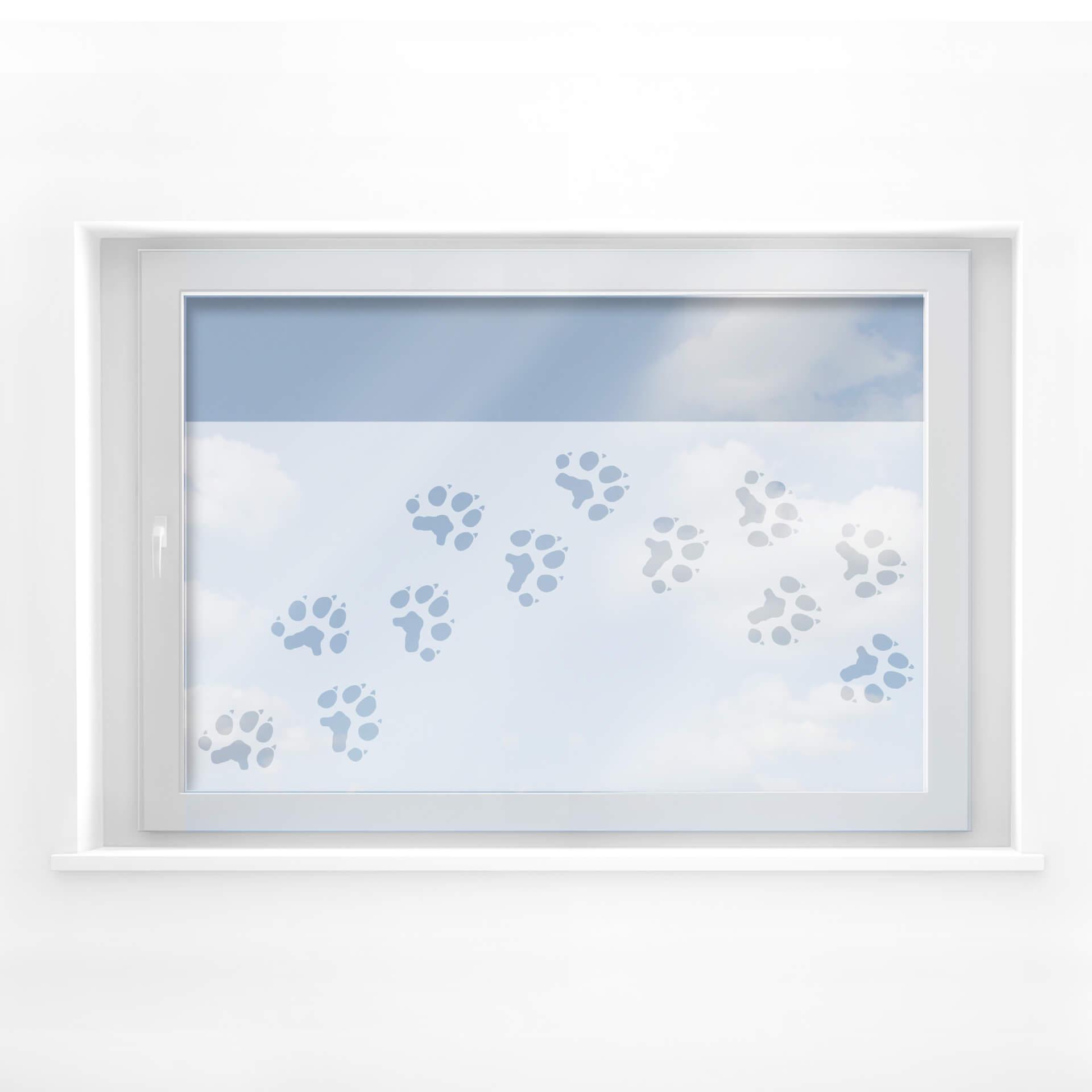Ventana decorada con una pata