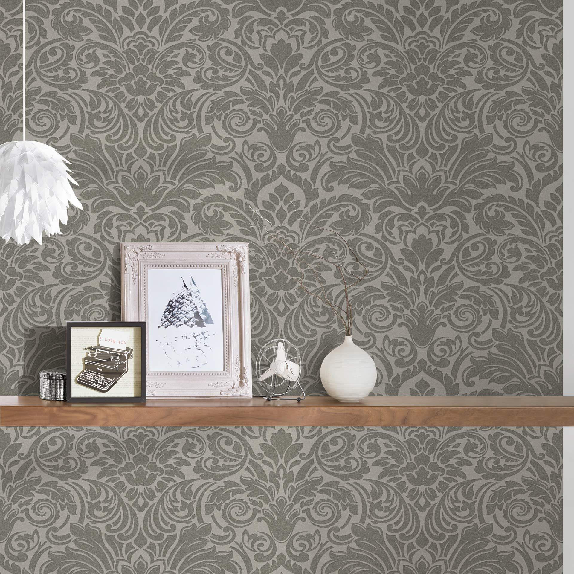 A.S. Creation non-woven tapet med ornamenter i sølv og grå non-woven tapet i barok stil