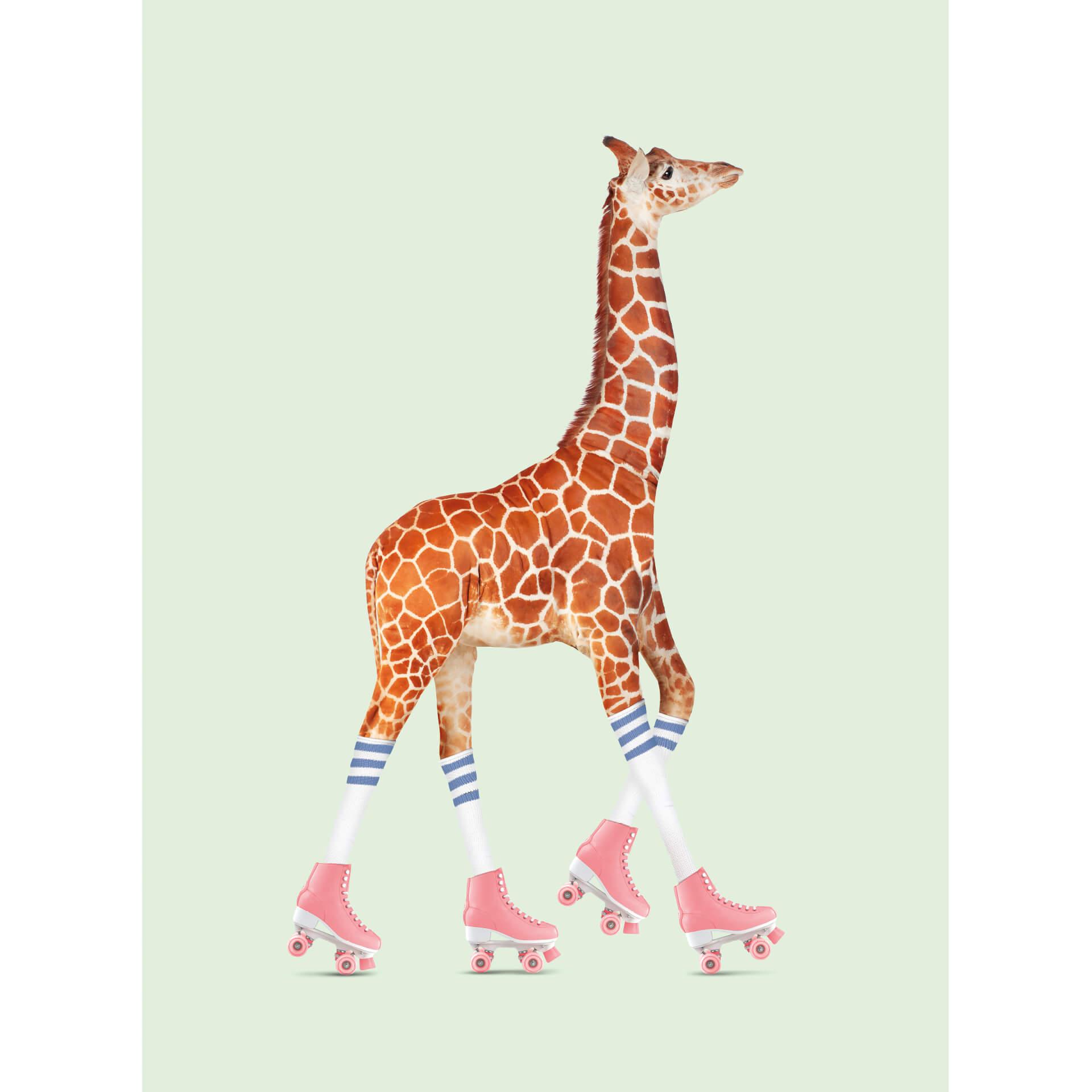 Fotobehang Loose - Rollerskating Giraffe