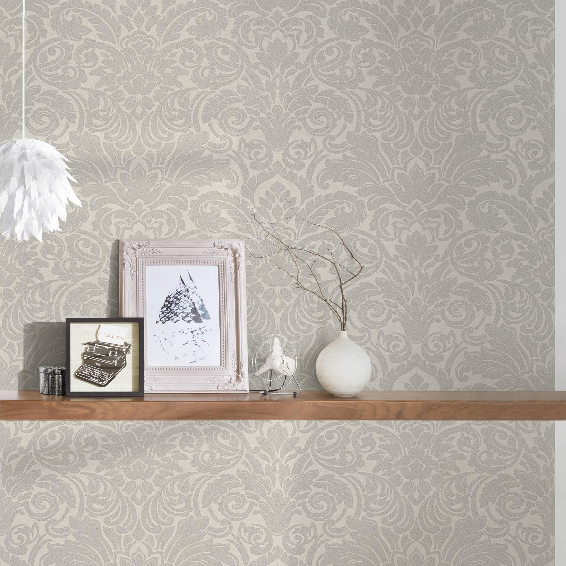Barok tapet med glasperler ornamenter tapet i sølv og creme non-woven tapet