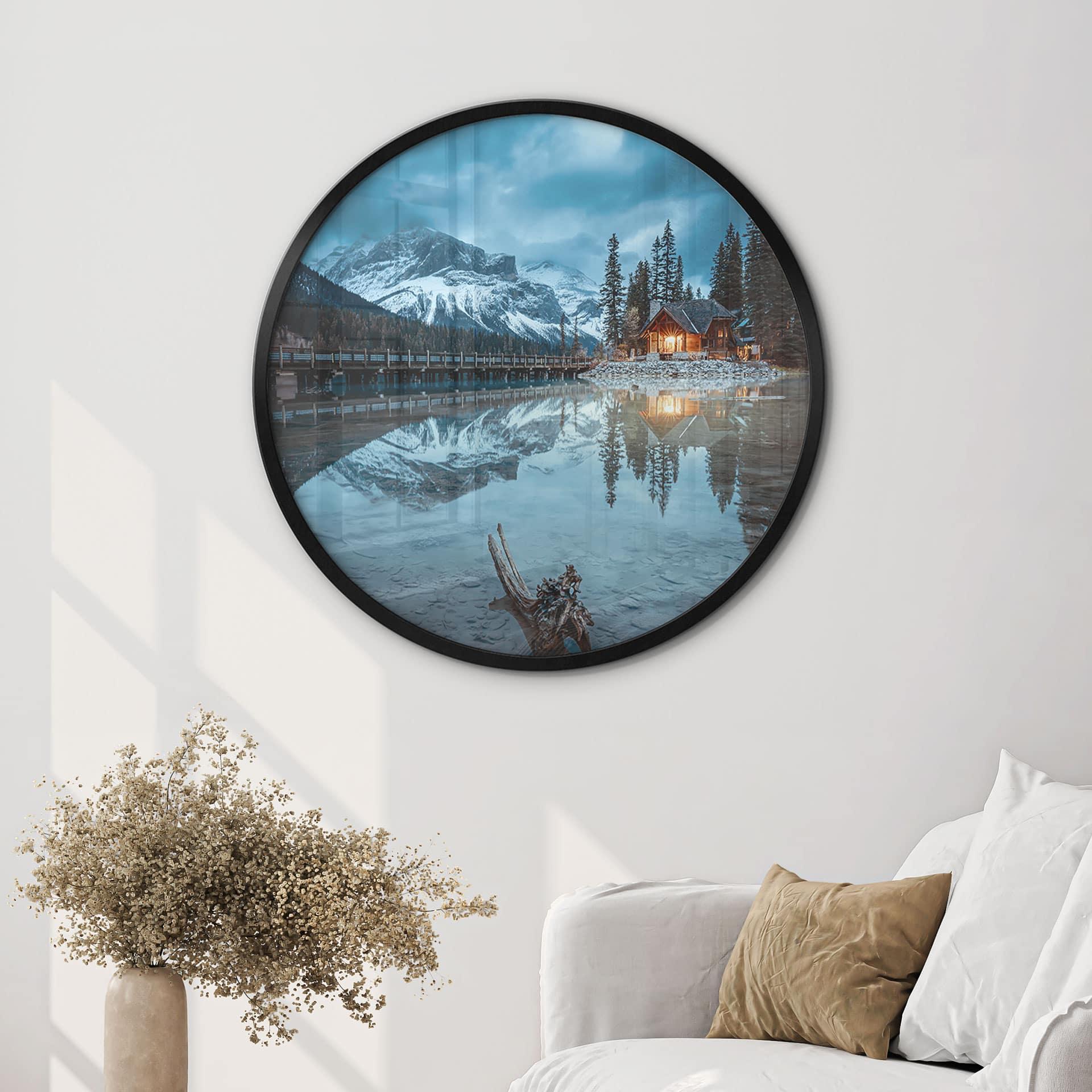 Póster Idilio de montaña en el lago del atardecer - Bing Li - Round