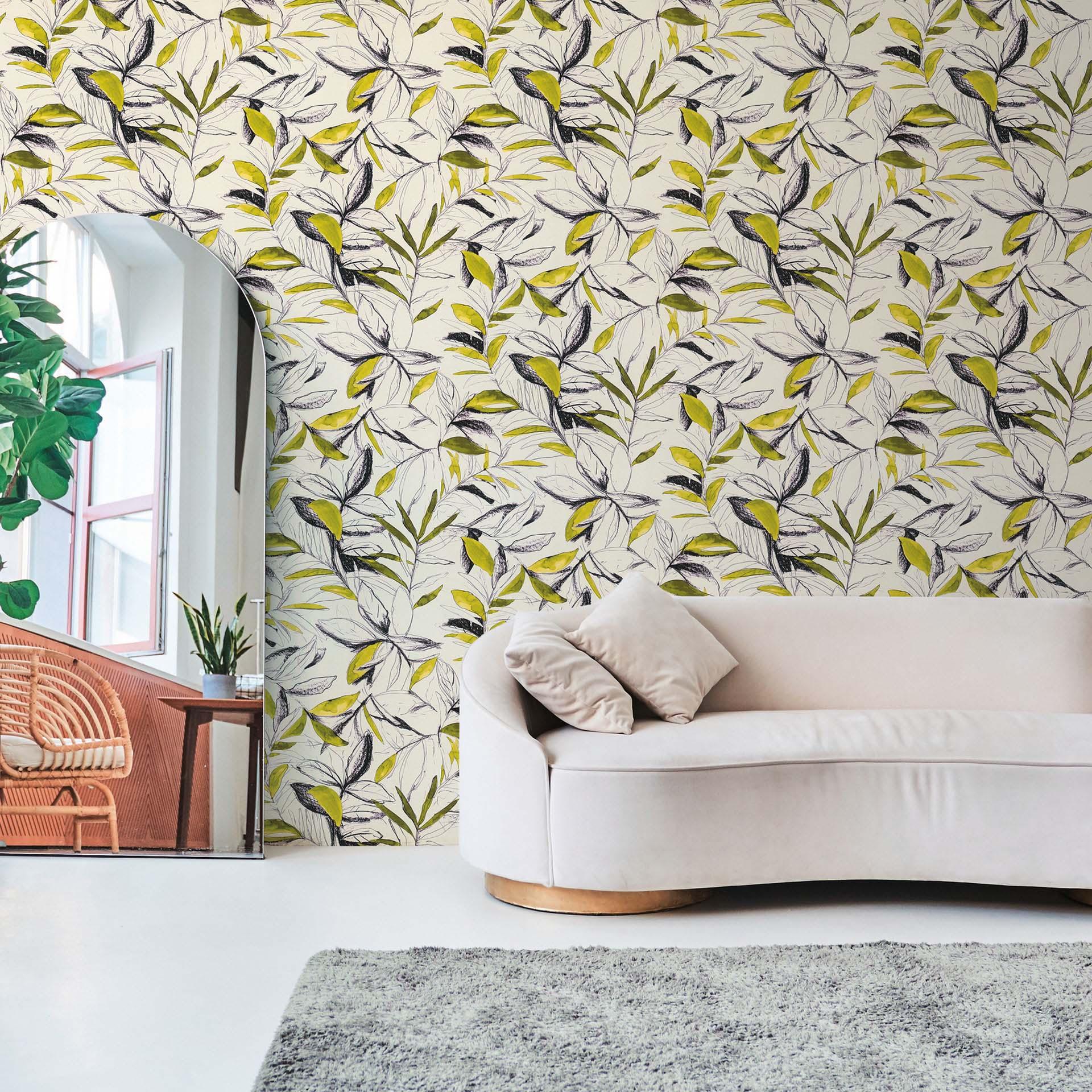 Papel pintado no tejido con estampado gráfico de hojas en amarillo y negro sobre blanco