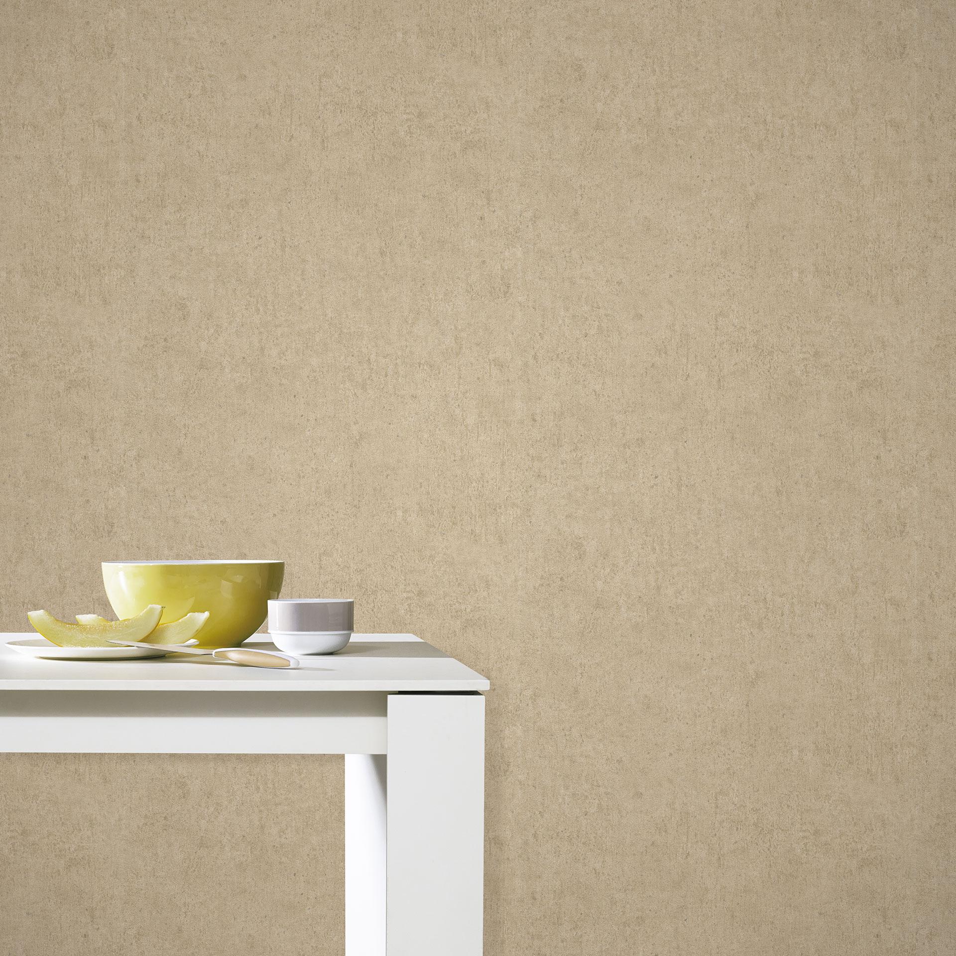 Non-woven tapet med betonmotiver, ensfarvet, beige