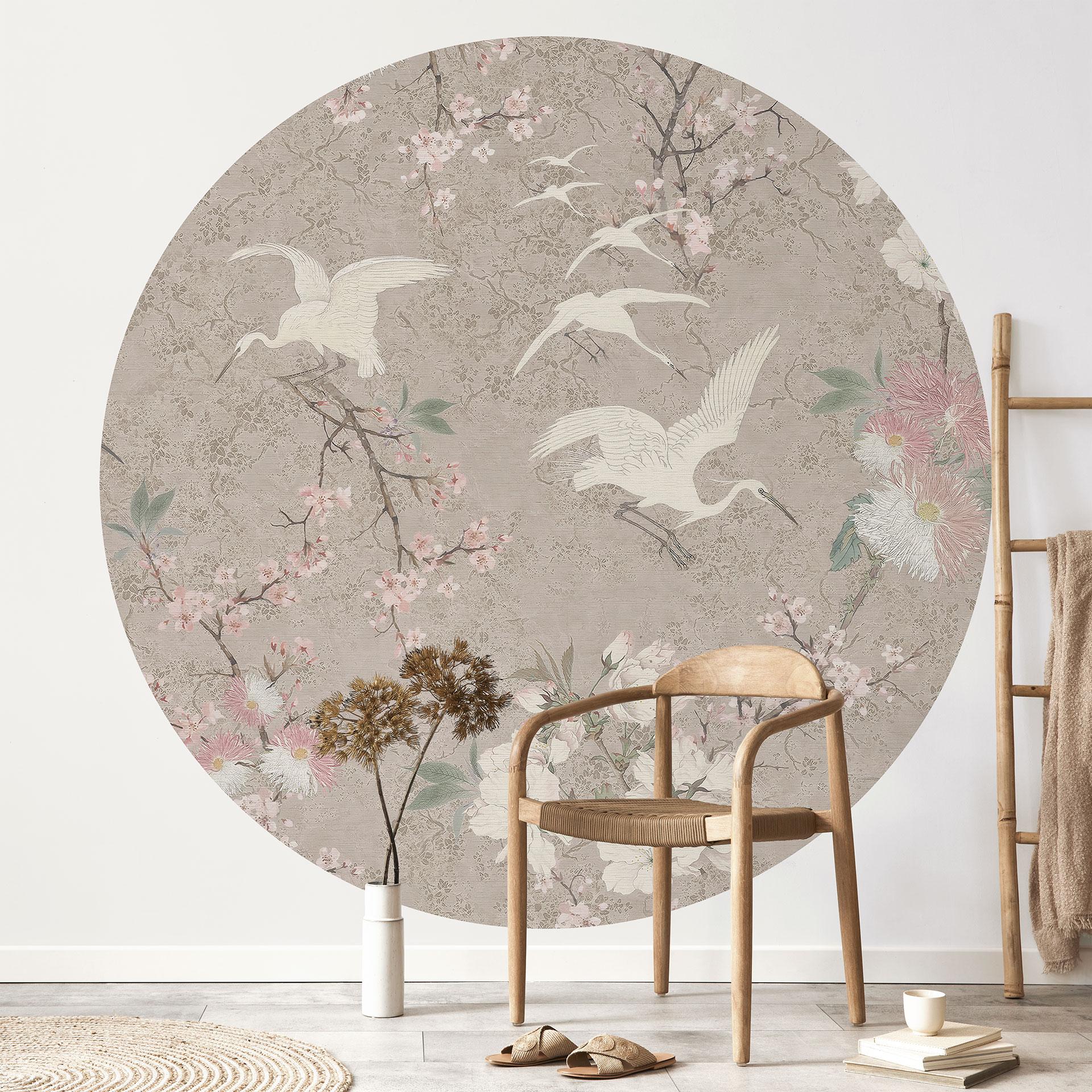 Cranes in Cherry Blossom Rush Beige | Chinoiserie Fototapet - Bloomery Decor - rund - selvklæbende/i