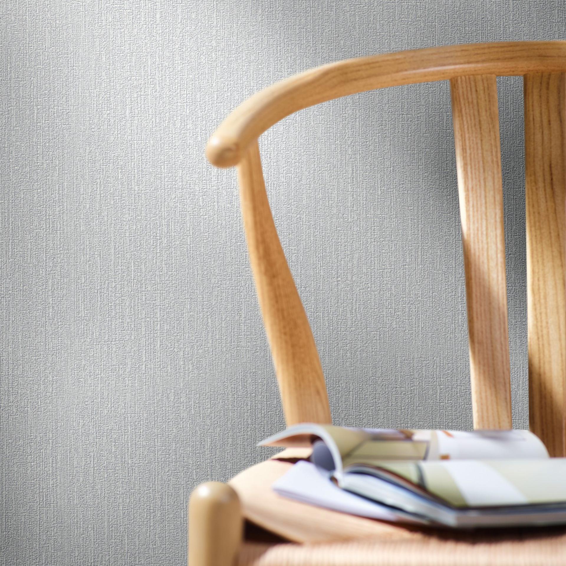 Non-woven tapet med fine linjer og let struktur grå plain