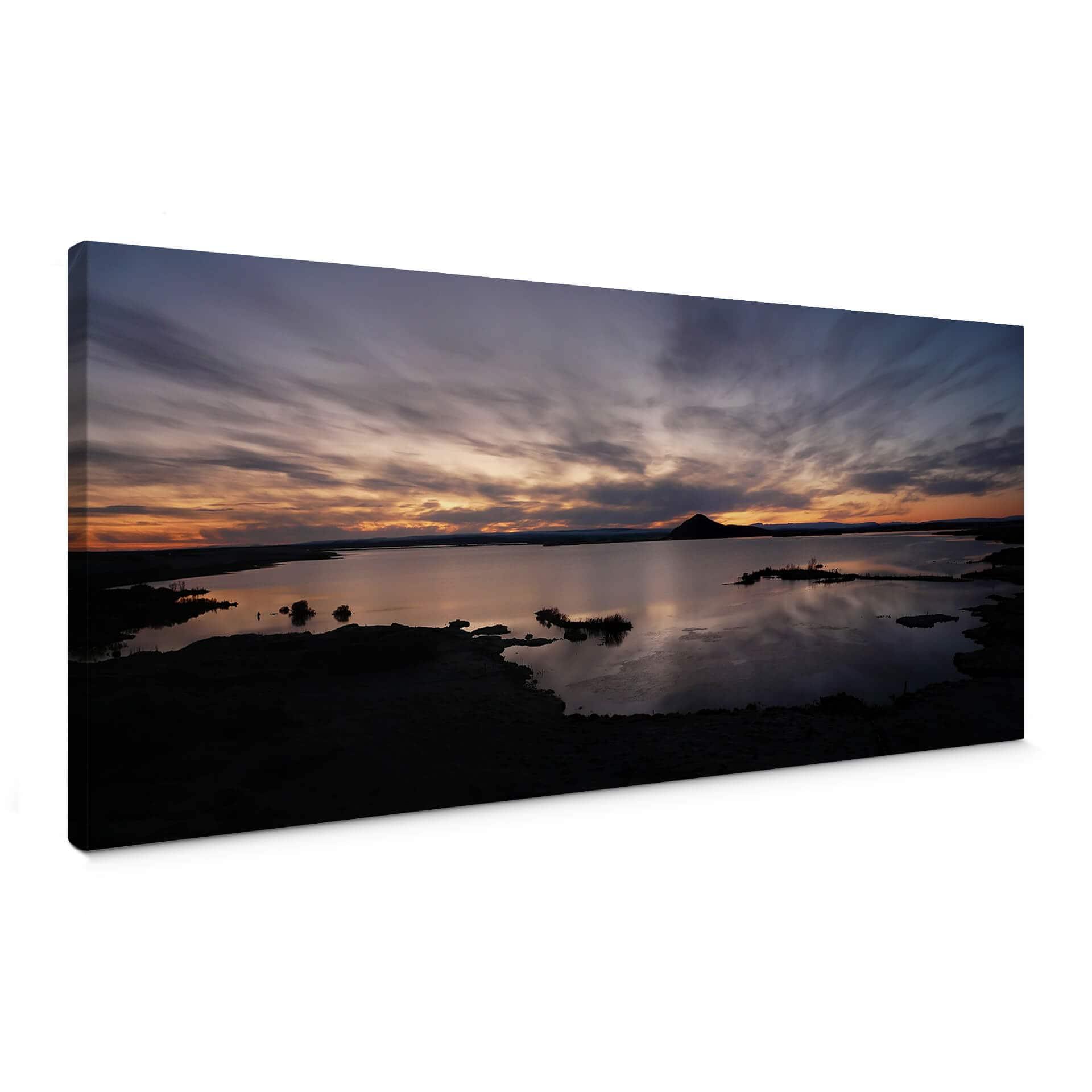 Lienzo panorama del lago al atardecer