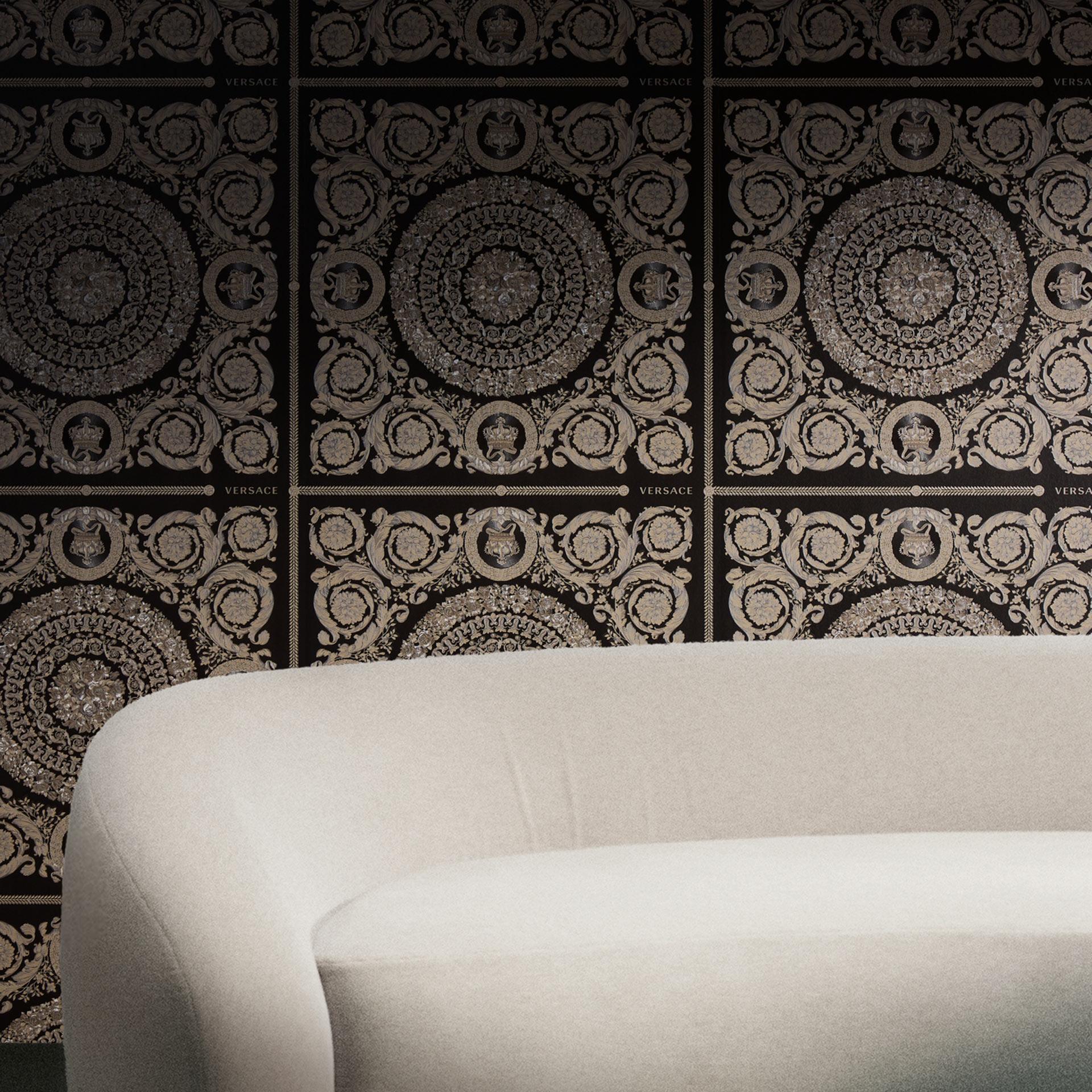 Versace ikke-vævet tapet Heritage Baroque Medallion Floral Black Beige Grey luksuriøst