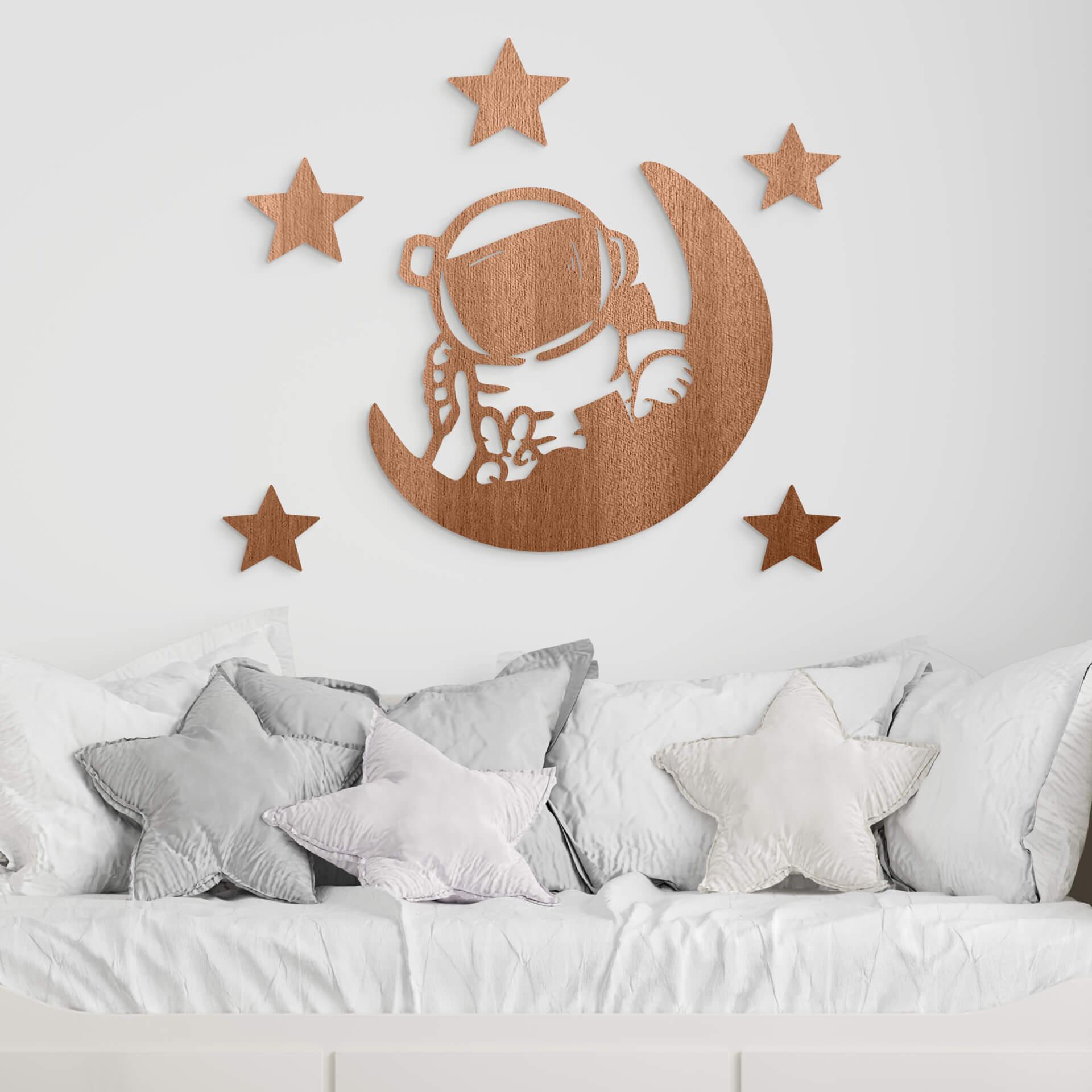 Træ vægdekoration mahogni finer Lille astronaut med måne og stjerner