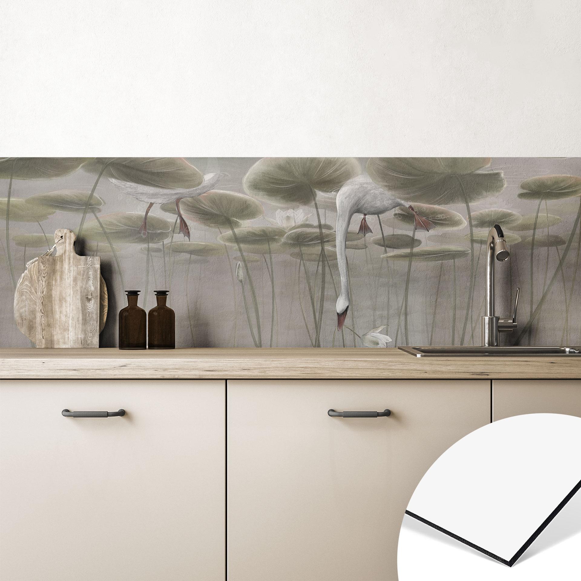 Küchenrückwand Lotusblumen mit Schwan im Wasser in Grau - Ms Tiff