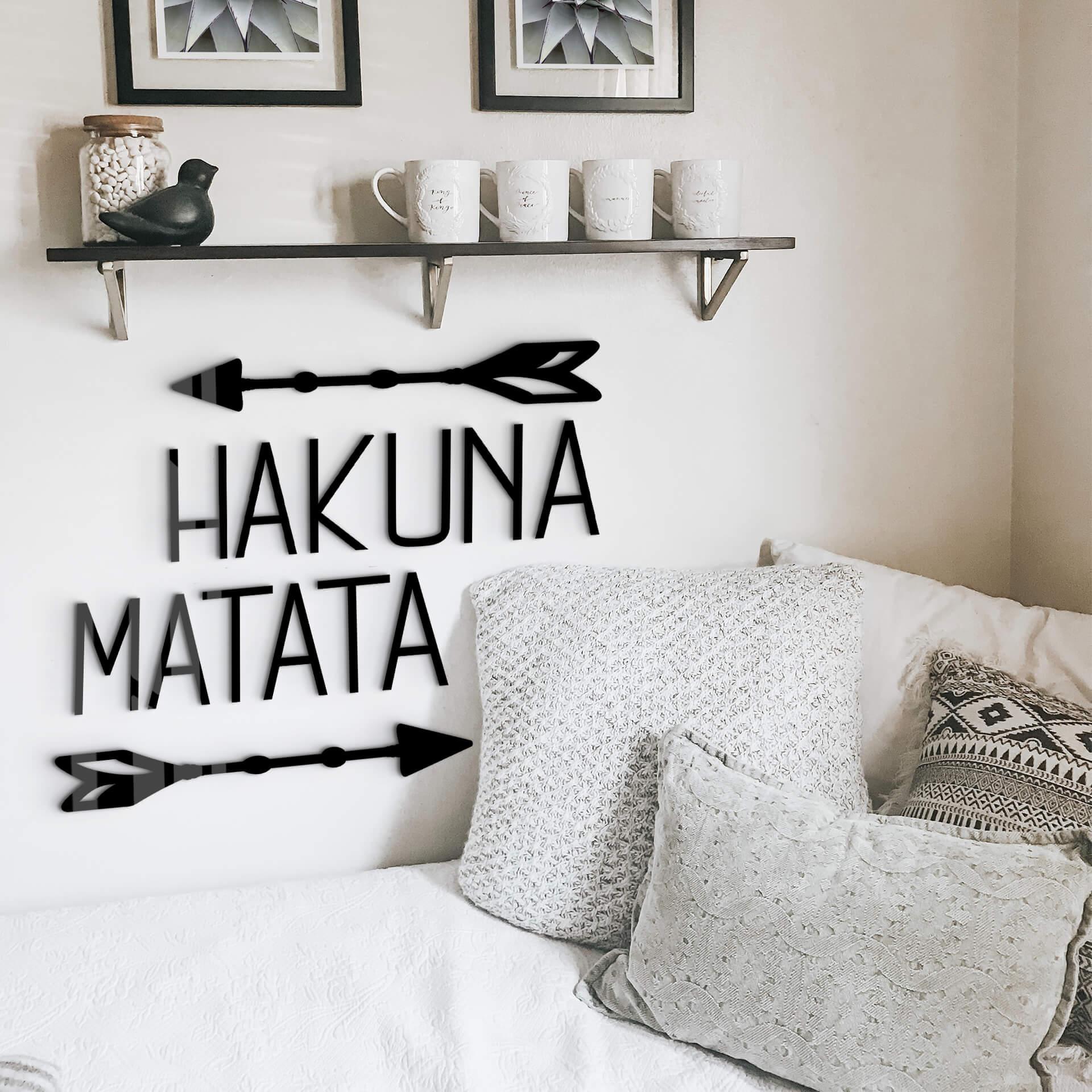 Akrylbogstaver - Hakuna Matata med pile