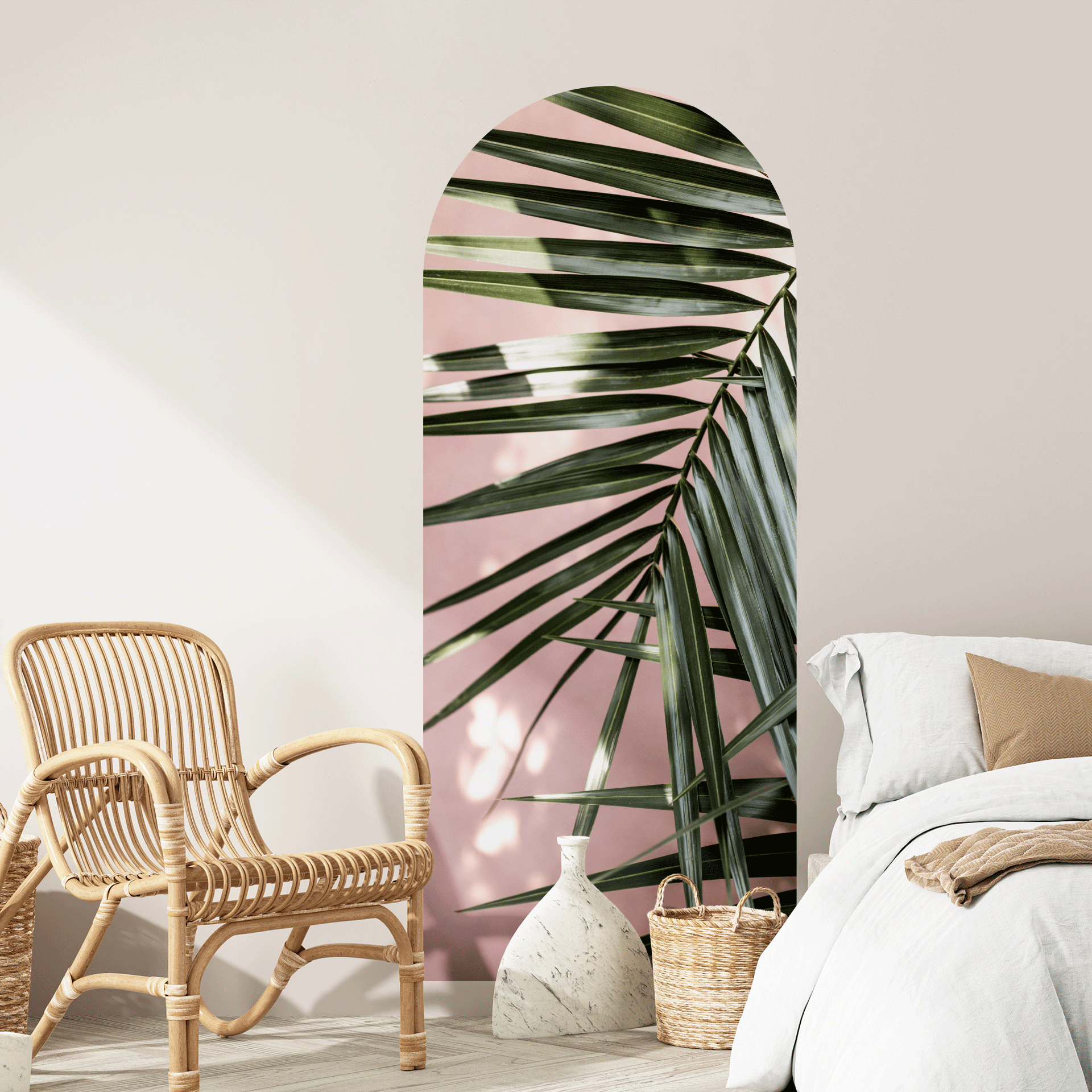 Wallsticker rundbuevægpanel palmeblad foran lyserød væg - Böhmer - smal