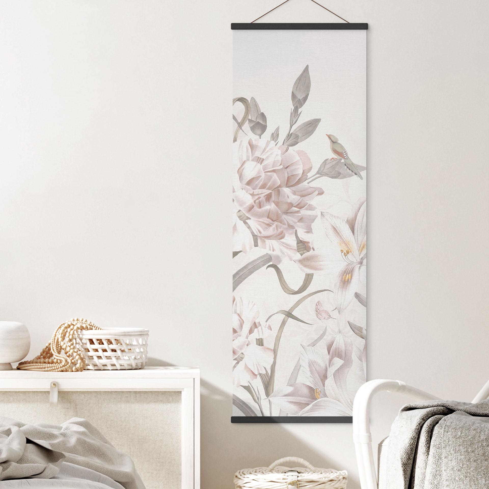 Obraz z tkaniny Kwiatowa łąka w jasnoróżowym kolorze - Bloomery Decor - Panorama