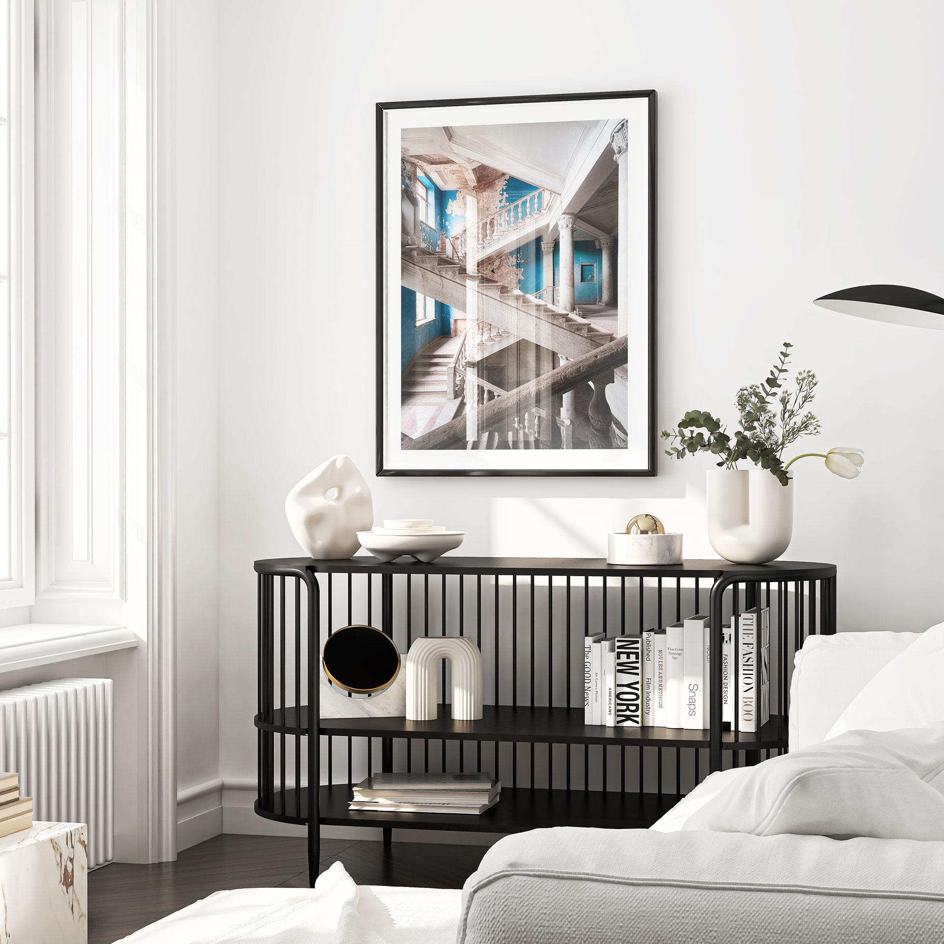 Póster Imponente escalera con encanto antiguo - Robroek