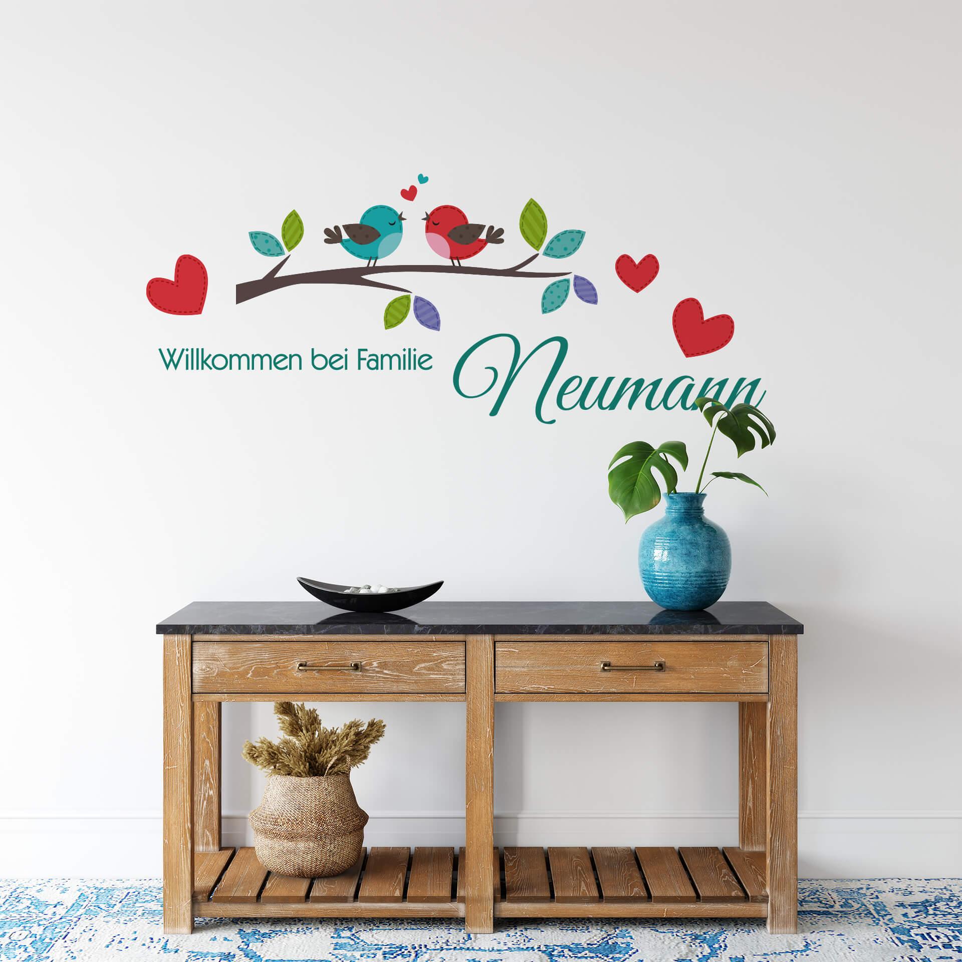Wandtattoo + Name Willkommen bei Familie bunt