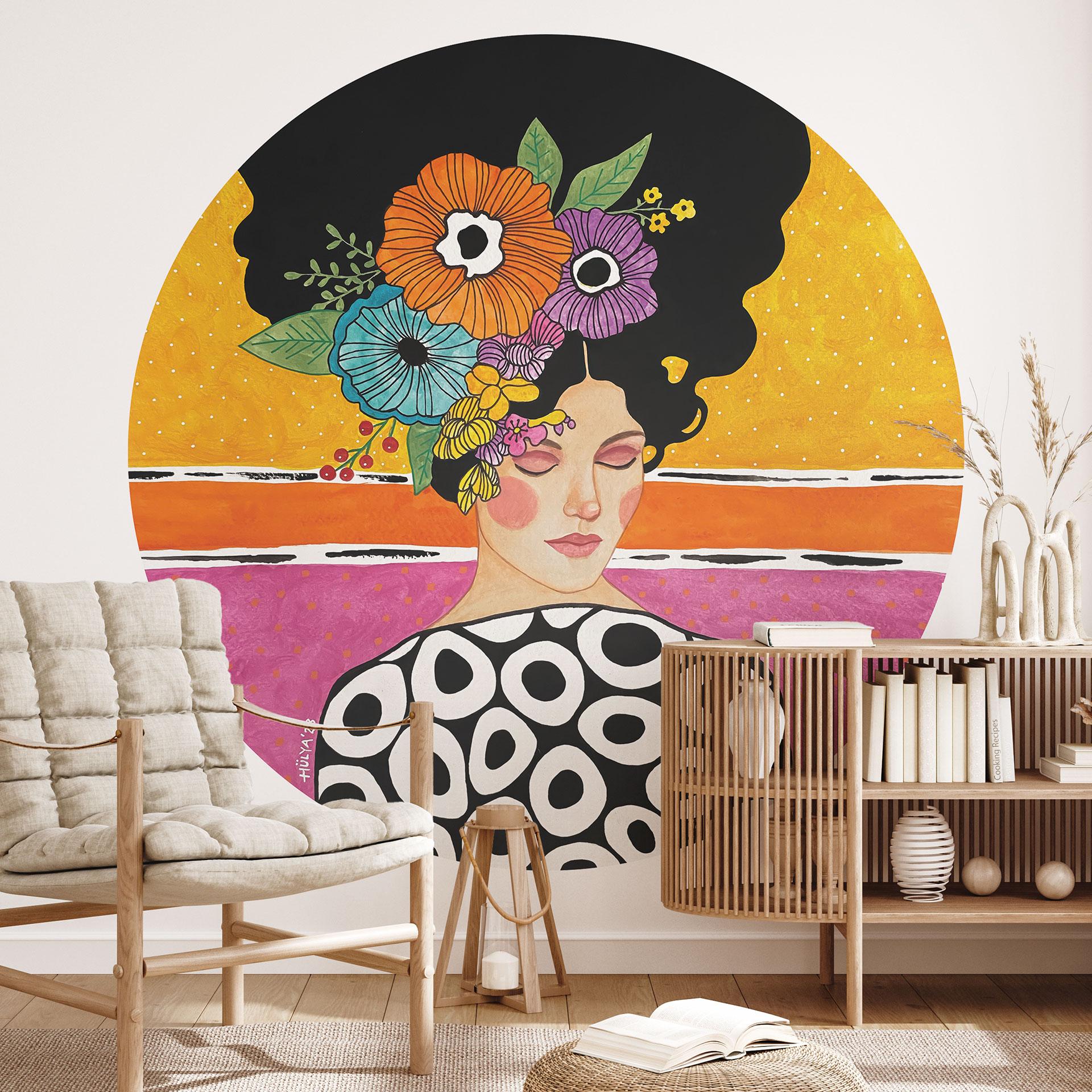 Fotobehang Vrouw met kleurrijke bloemenkroon - Hülya - Rond - Zelfklevend/niet-geweven