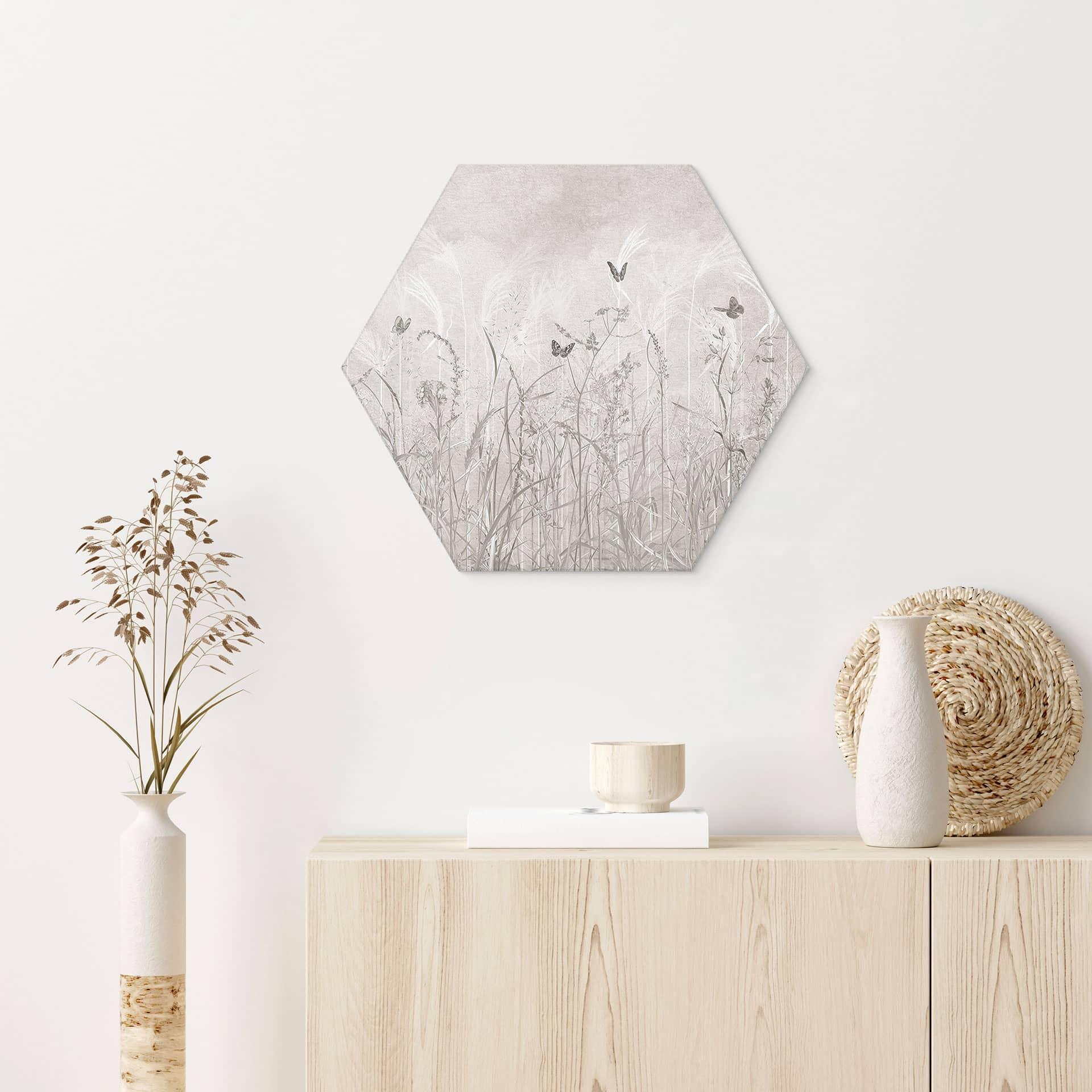 Hexagon Wandbild Wildblumenwiese mit Schmetterlingen im skandinavischen Design - Ms Tiff - Alu-Dibon