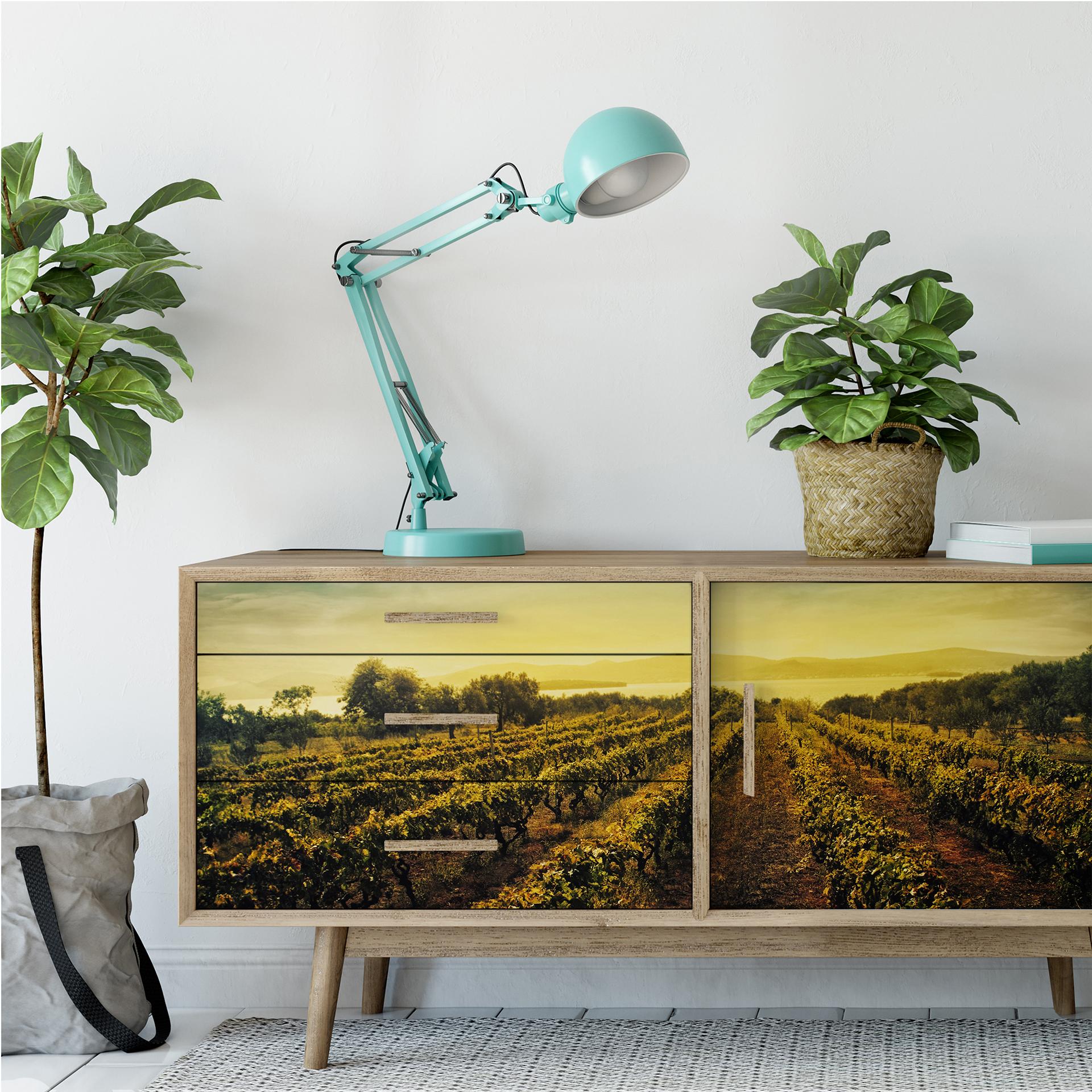 Zelfklevende Poster  Wijngaard bij Zonsondergang