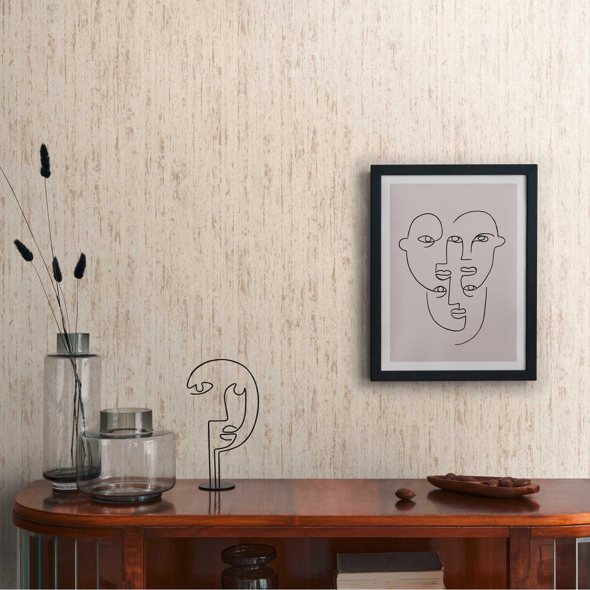 Beige tekstureret tapet med træ-effekt - non-woven tapet med naturlook - vægdesign