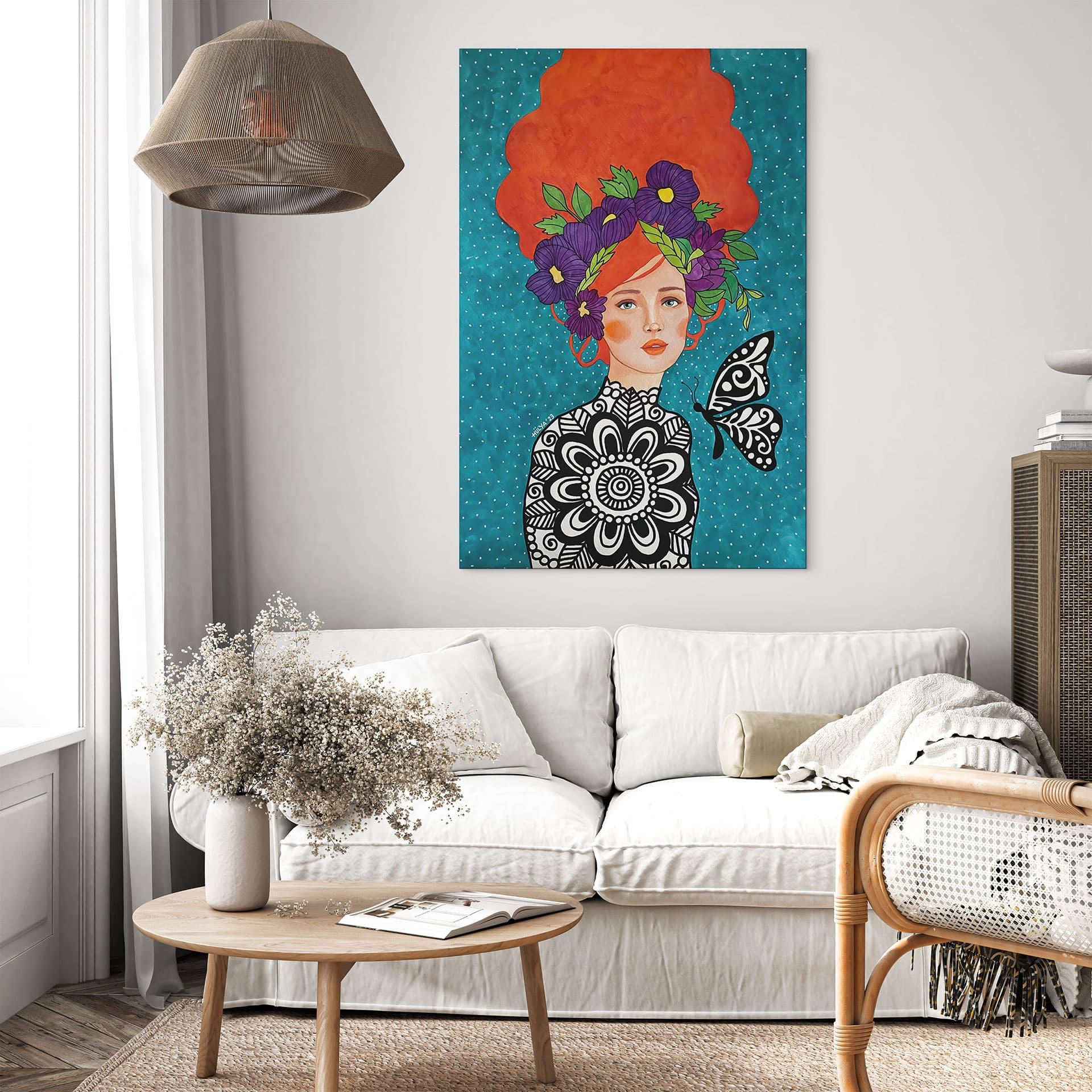 Billede af sommerfuglekvinde med blomsterkrans - Hülya – print på aluminium (Alu-Dibond)