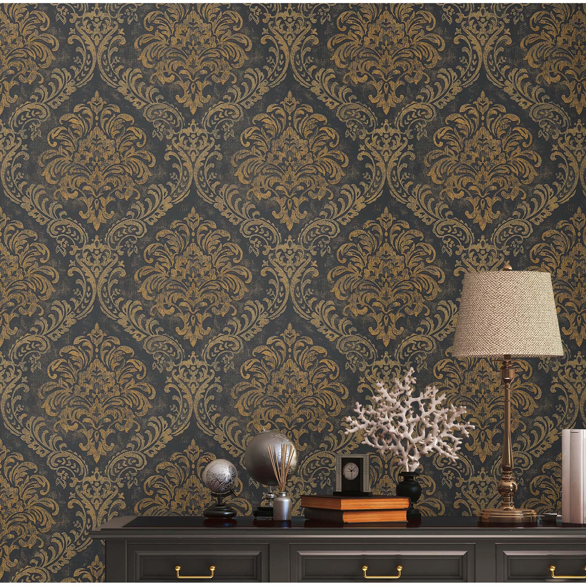 Barok behang zwart goud - luxe vintage vliesbehang met ornamenten