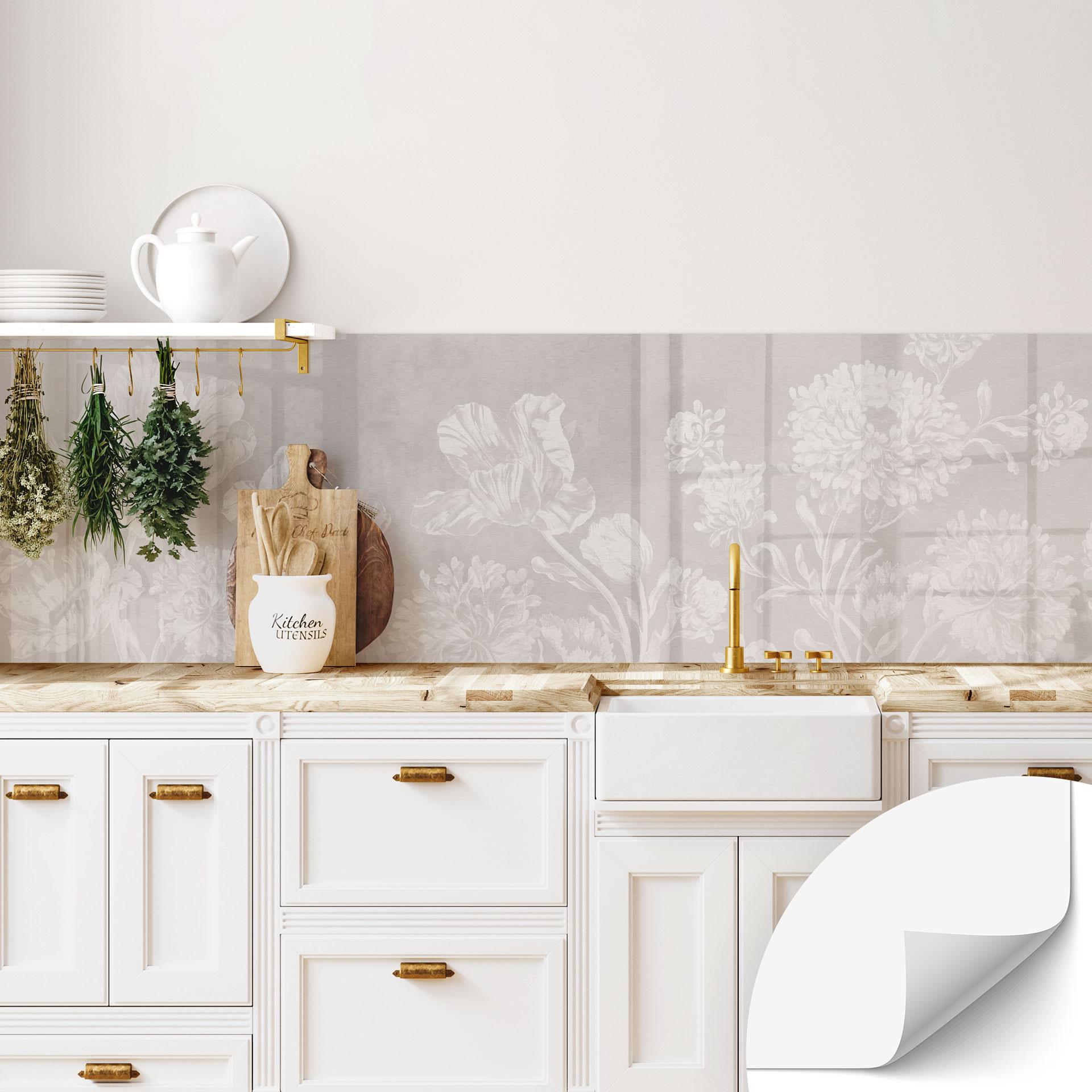 Selvklæbende stænkplade til køkken med vilde blomster i kridtlook beige - Bloomery Decor
