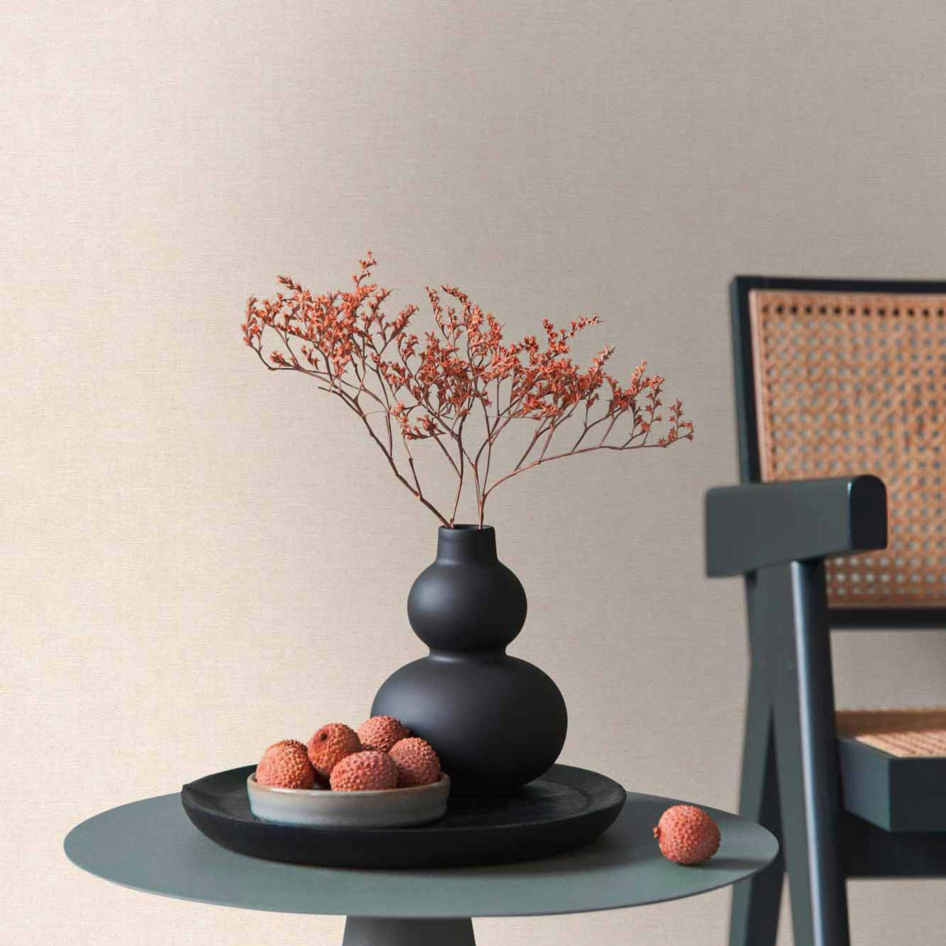Beige tapet med linnedlook - elegant non-woven tapet til et hyggeligt hjem