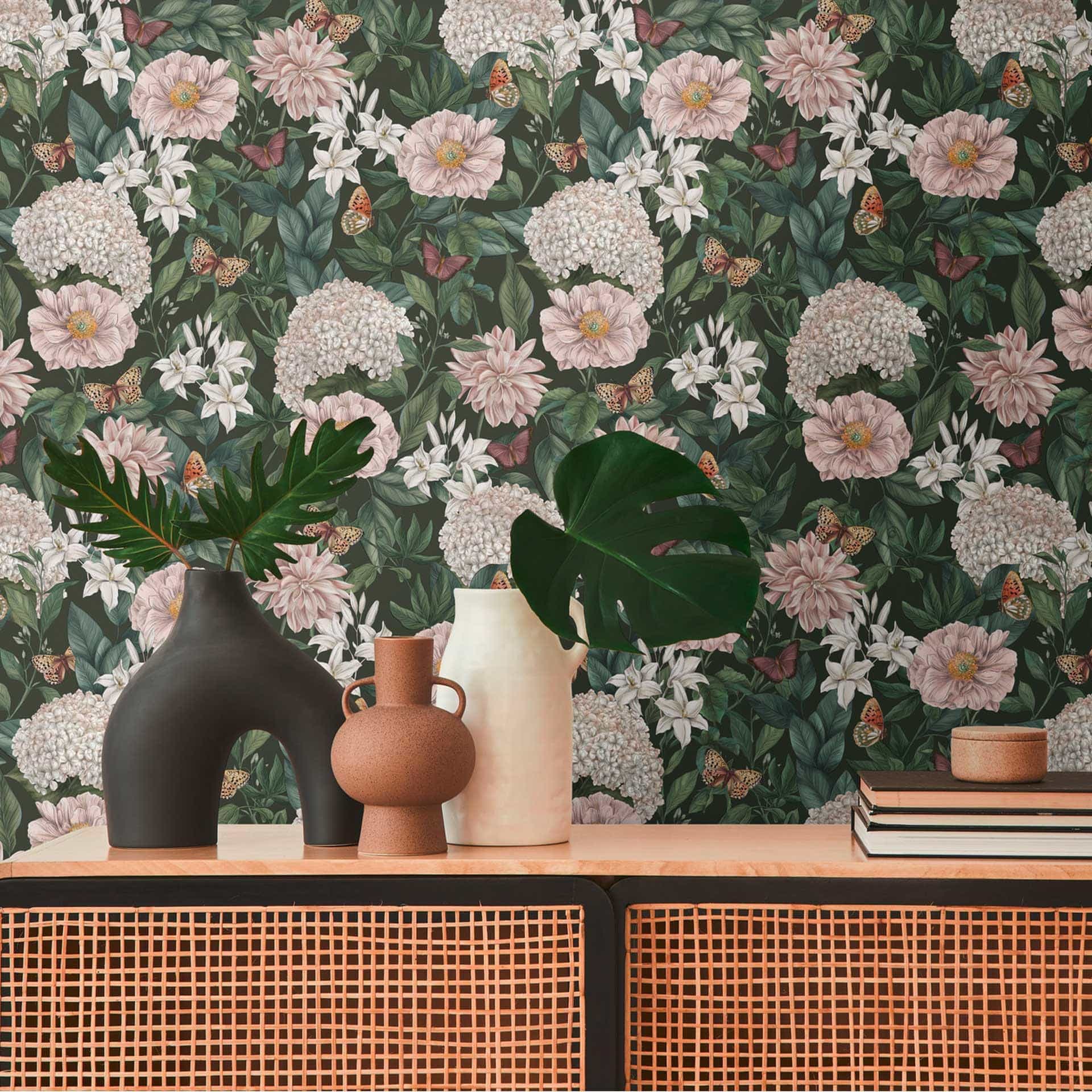 blomstertapet med sommerfugle grøn hvid - non-woven tapet med lyse blomster