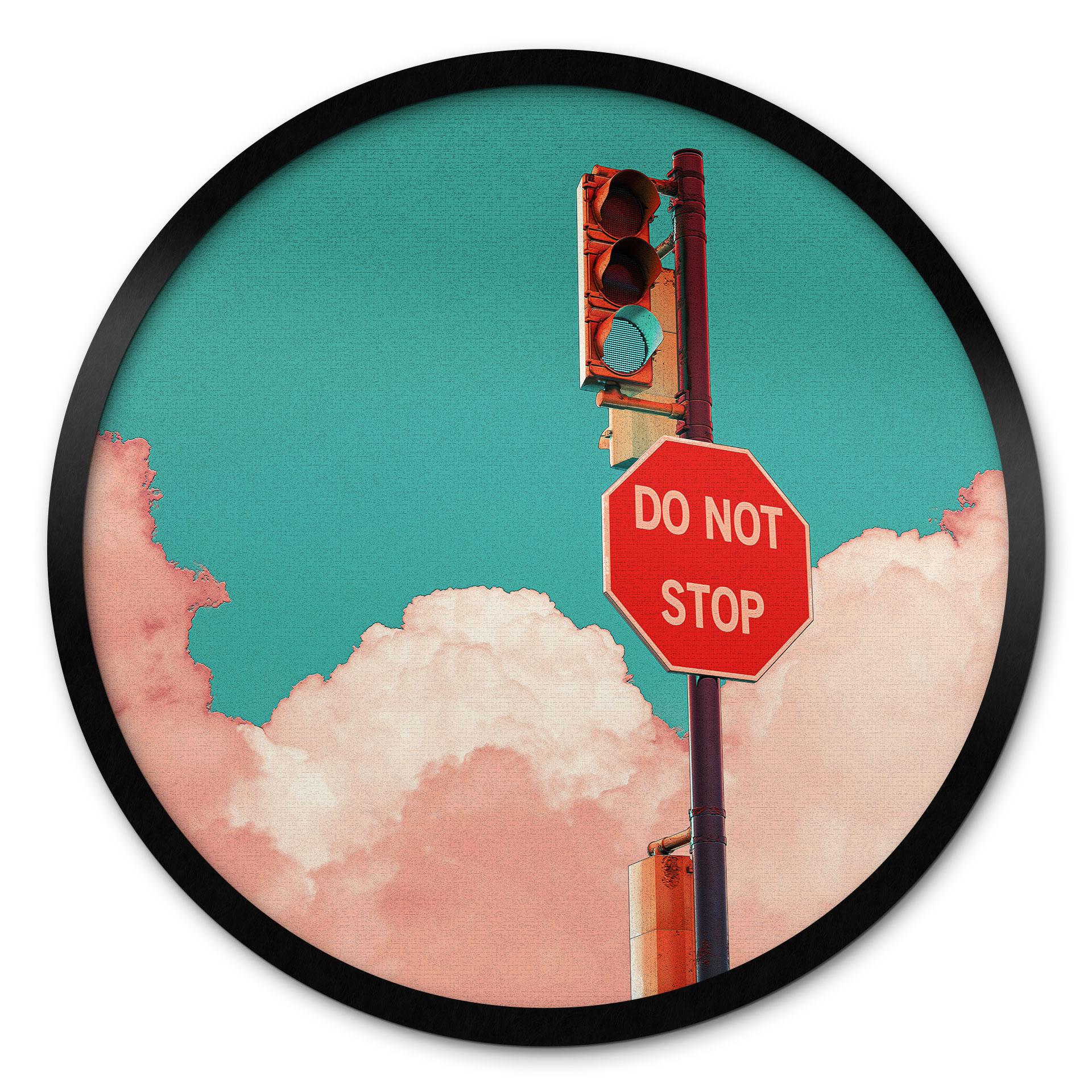 Plakat Do Not Stop - Skilt foran turkisblå himmel - CosmoZach