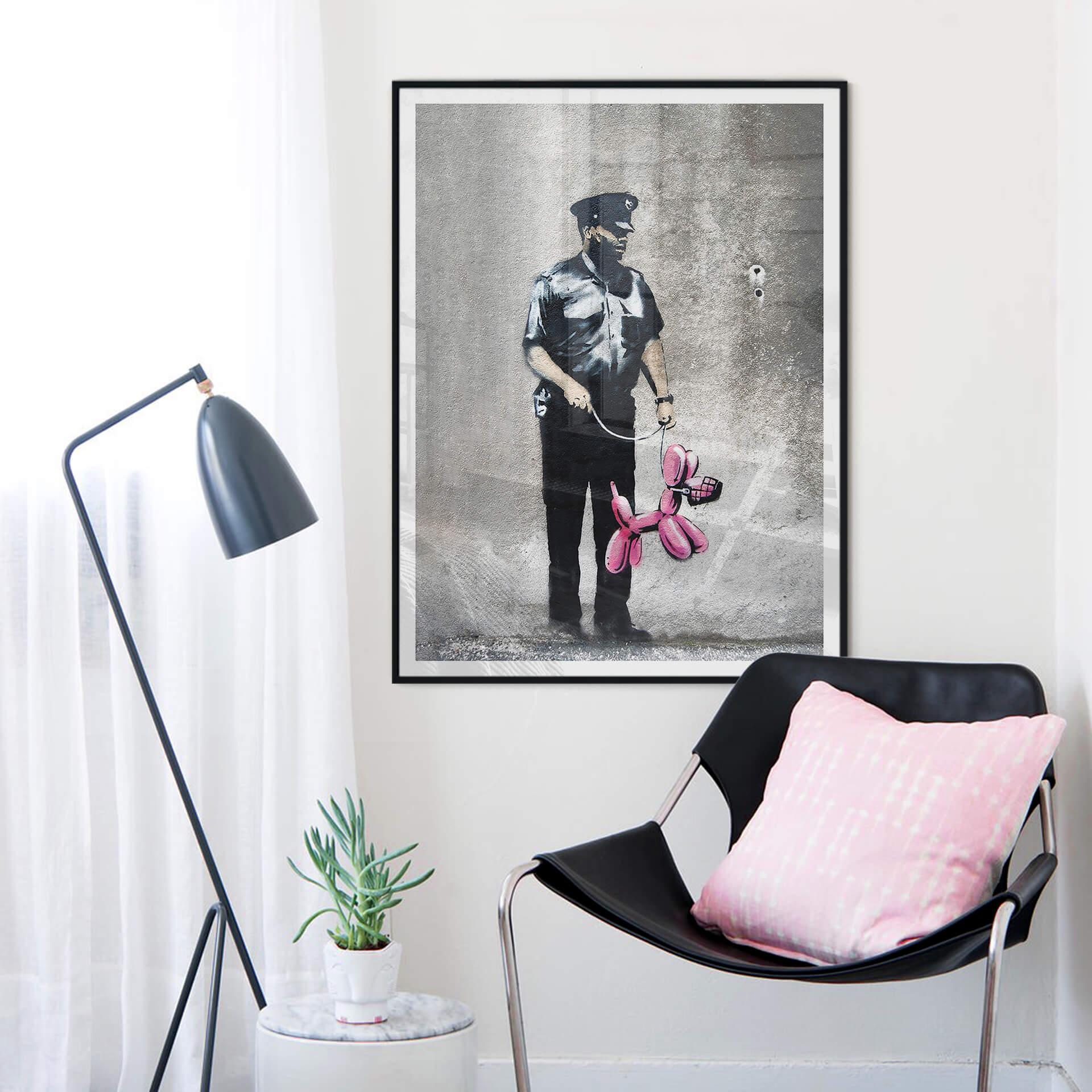 Plakat Banksy - Police Guard Pink Balloon Dog