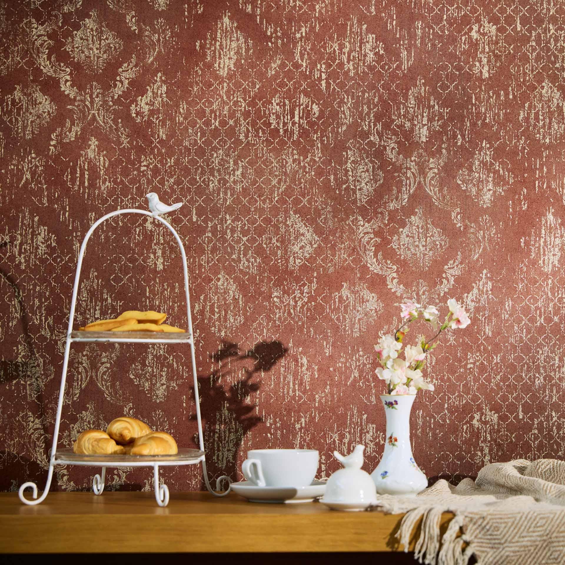 Ornamentalt tapet rødguld - Ikke-vævet tapet med vintage-look og blank struktur