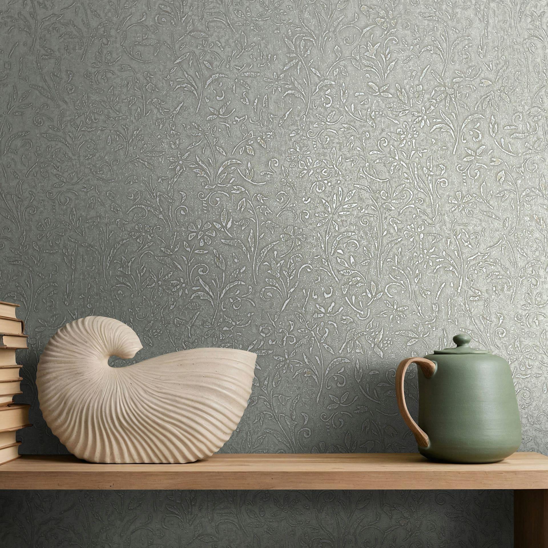 Non-woven tapet i gråt bladmotiv, blomstret natur