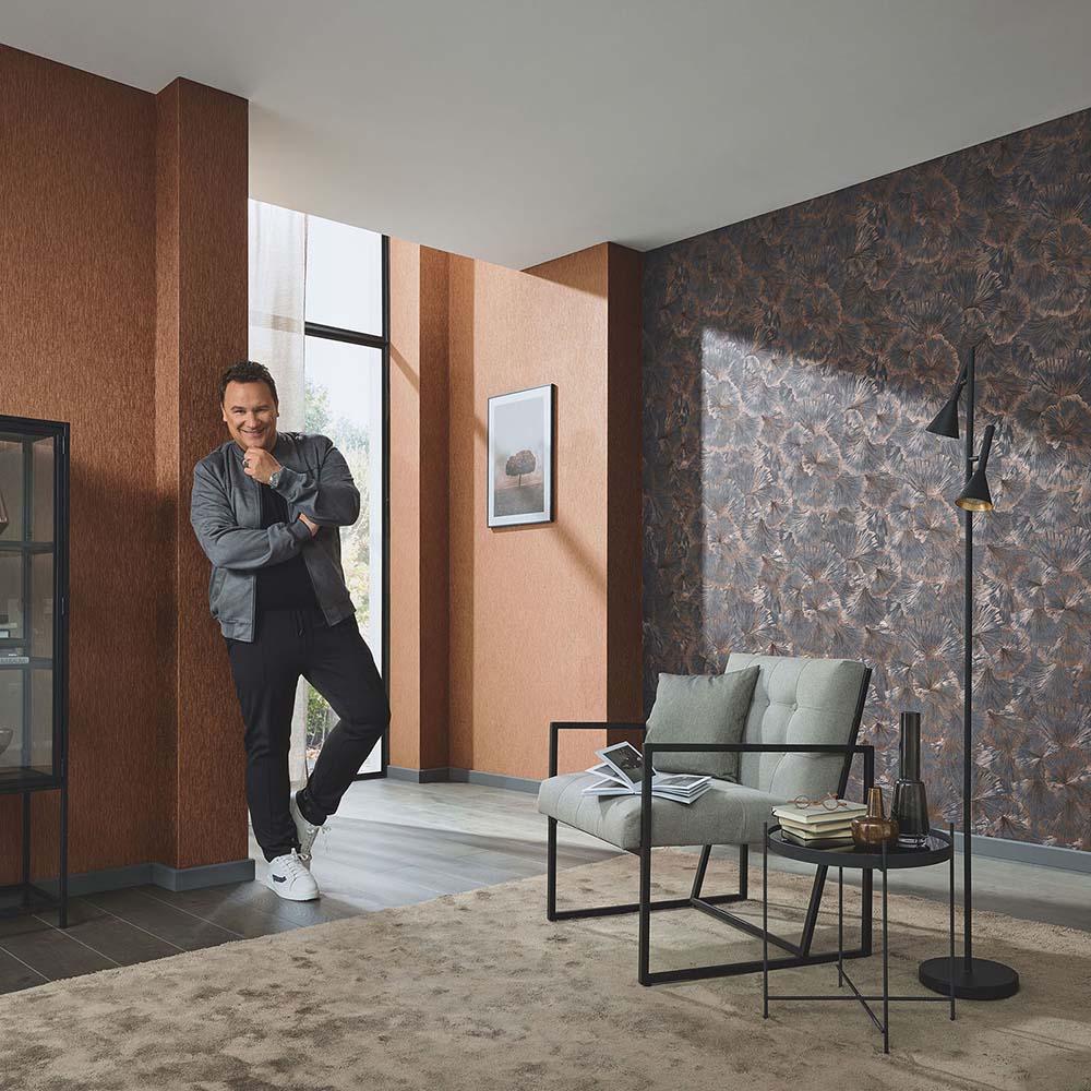 Bladtapet, mønstret tapet Fashion for Walls 4 af Guido Maria Kretschmer grå