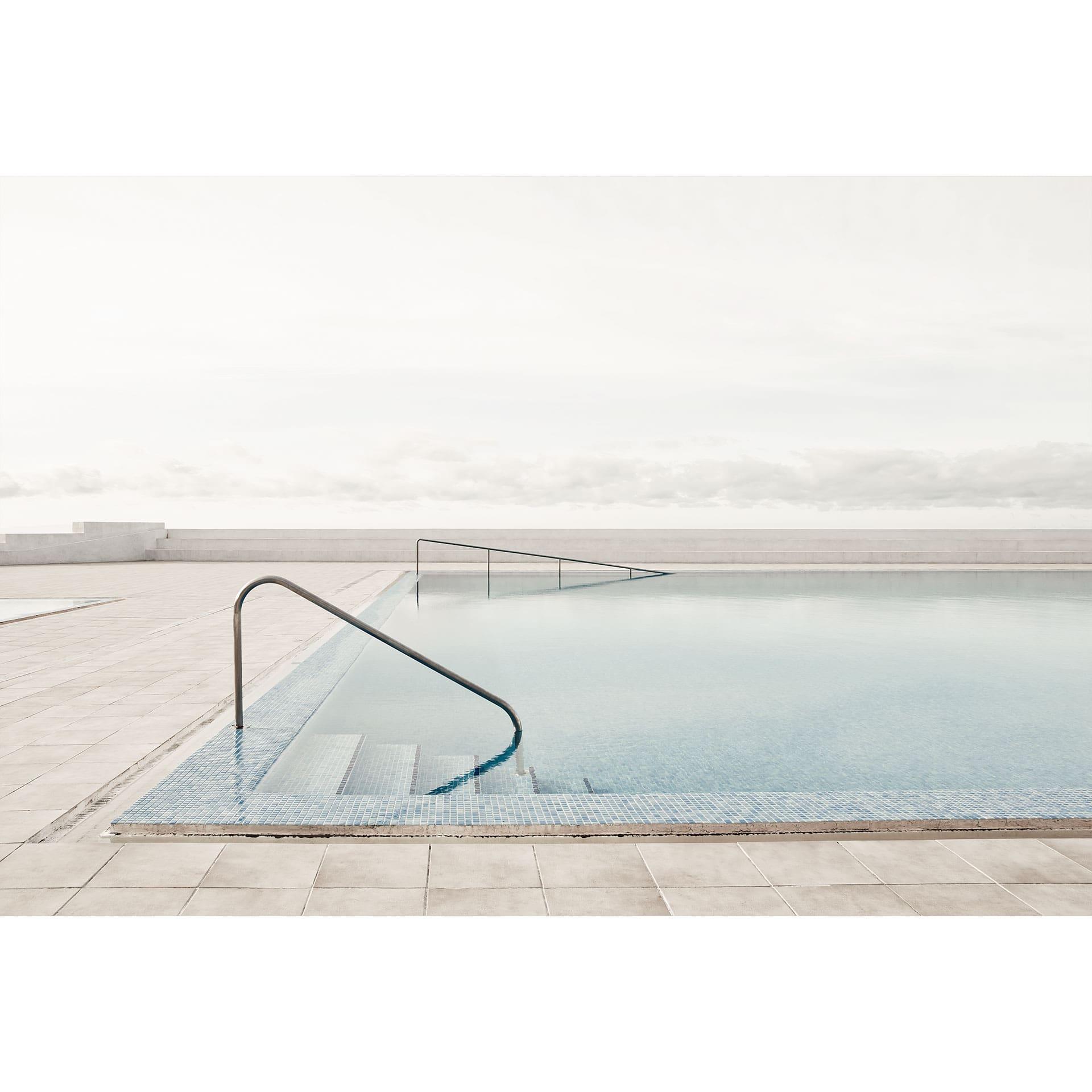 Fotobehang Infinity Pool met uitzicht op de wolken - Steinkopff