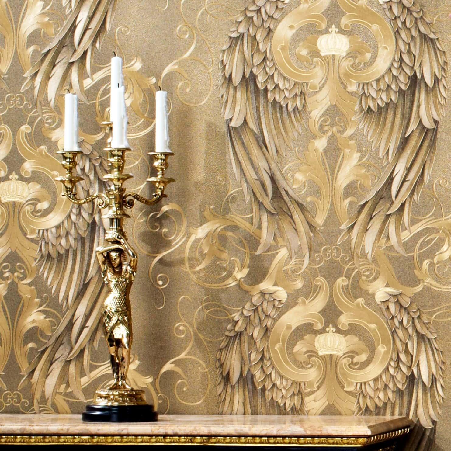 non-woven tapet med skinnende vinger guld ornamental af Harald Glööckler