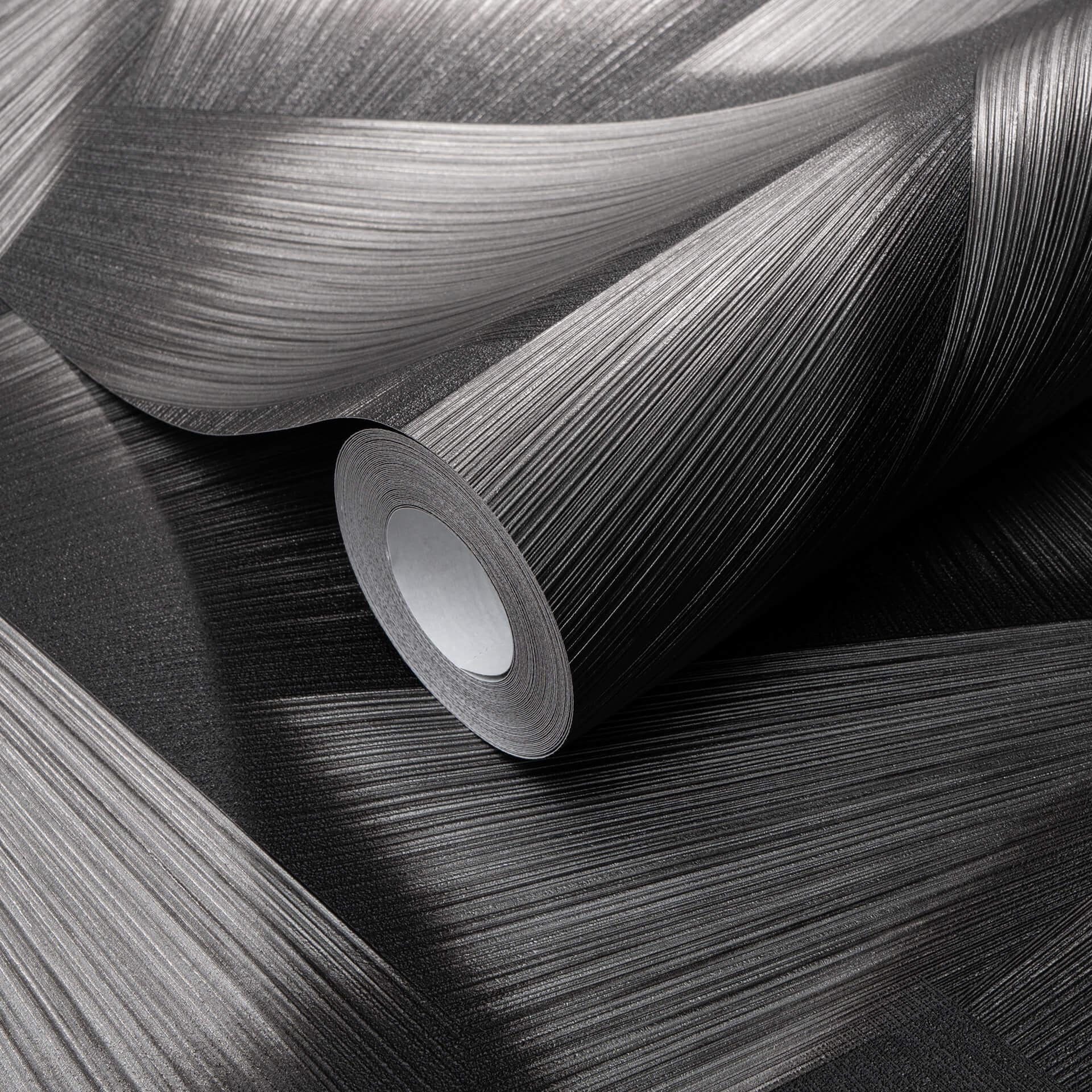 Non-woven tapet med geometriske former og metallisk effekt i sort