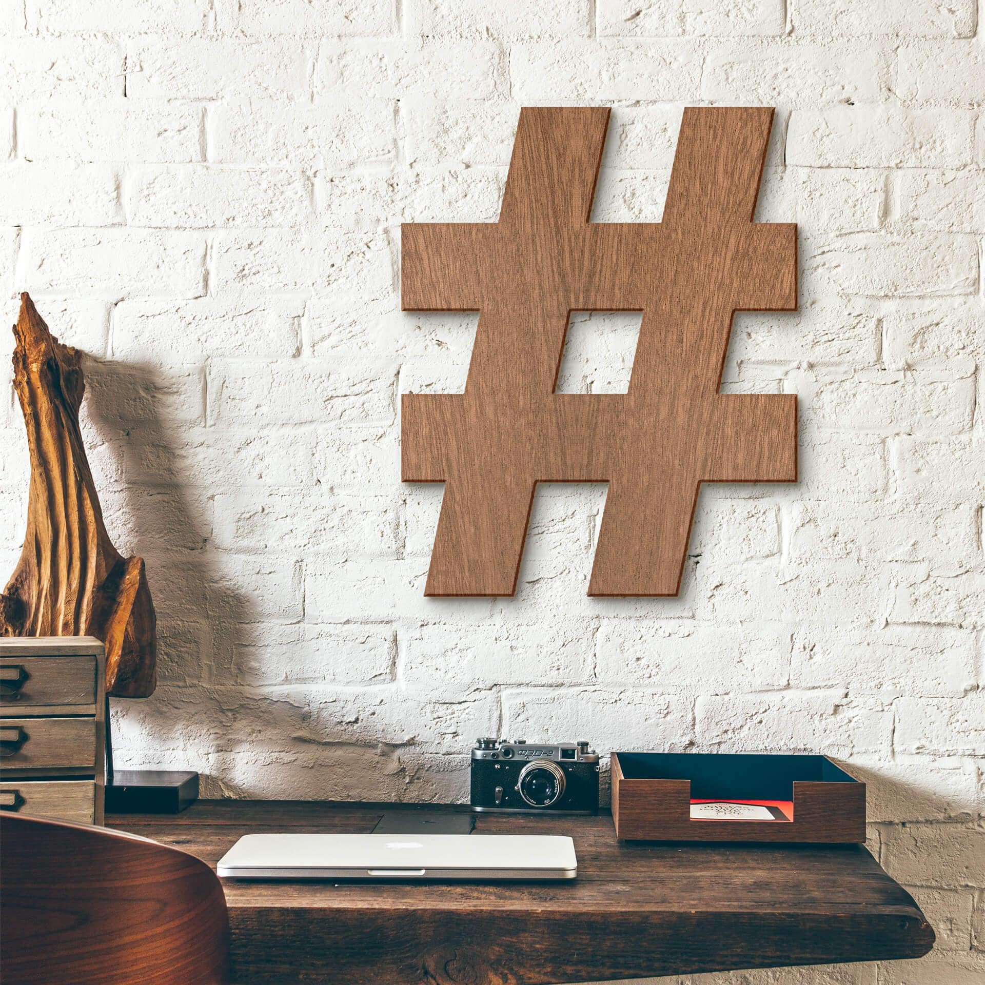 Lettres décoratives en bois placage acajou Hashtag