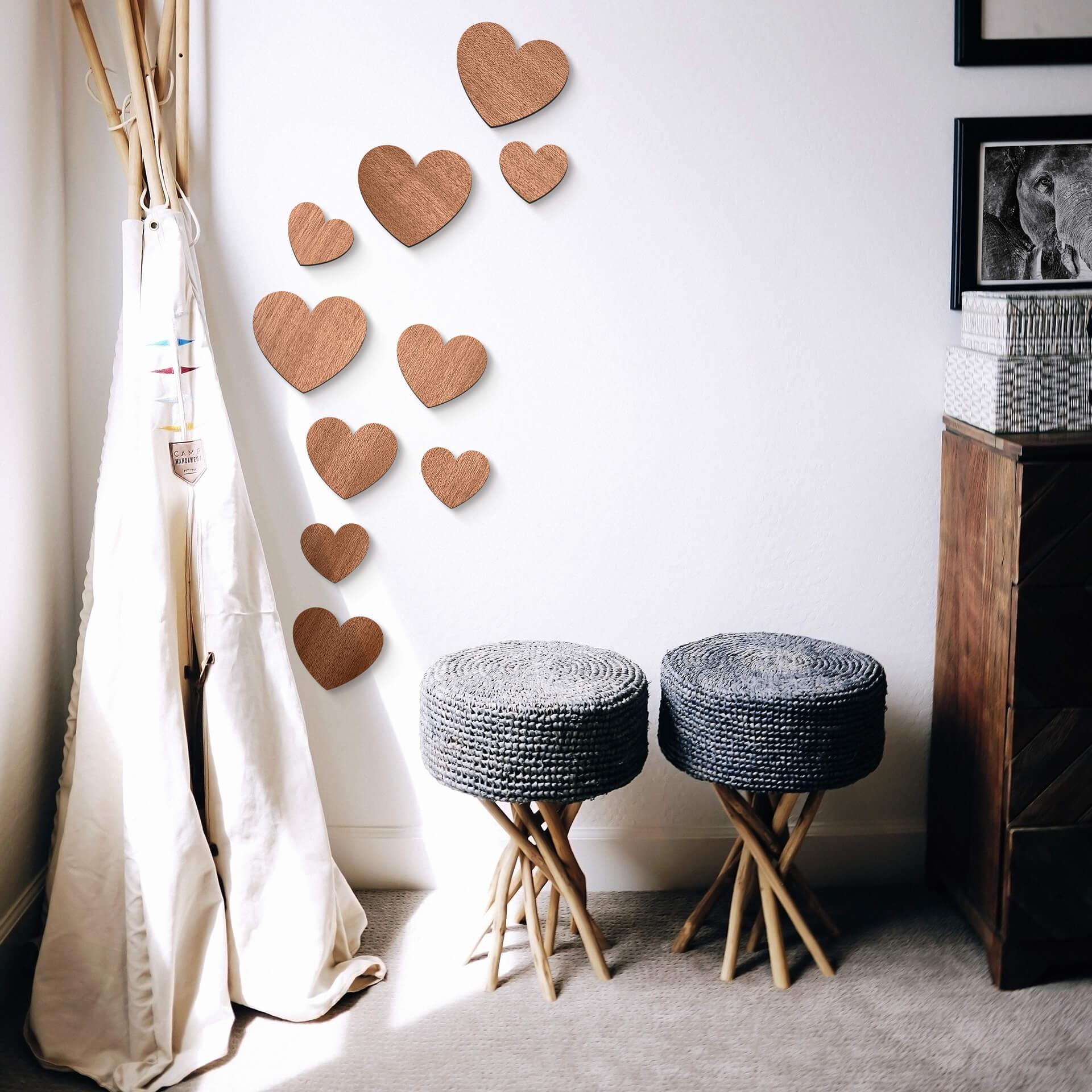Decoración en madera caoba - juego de corazones (10 piezas)