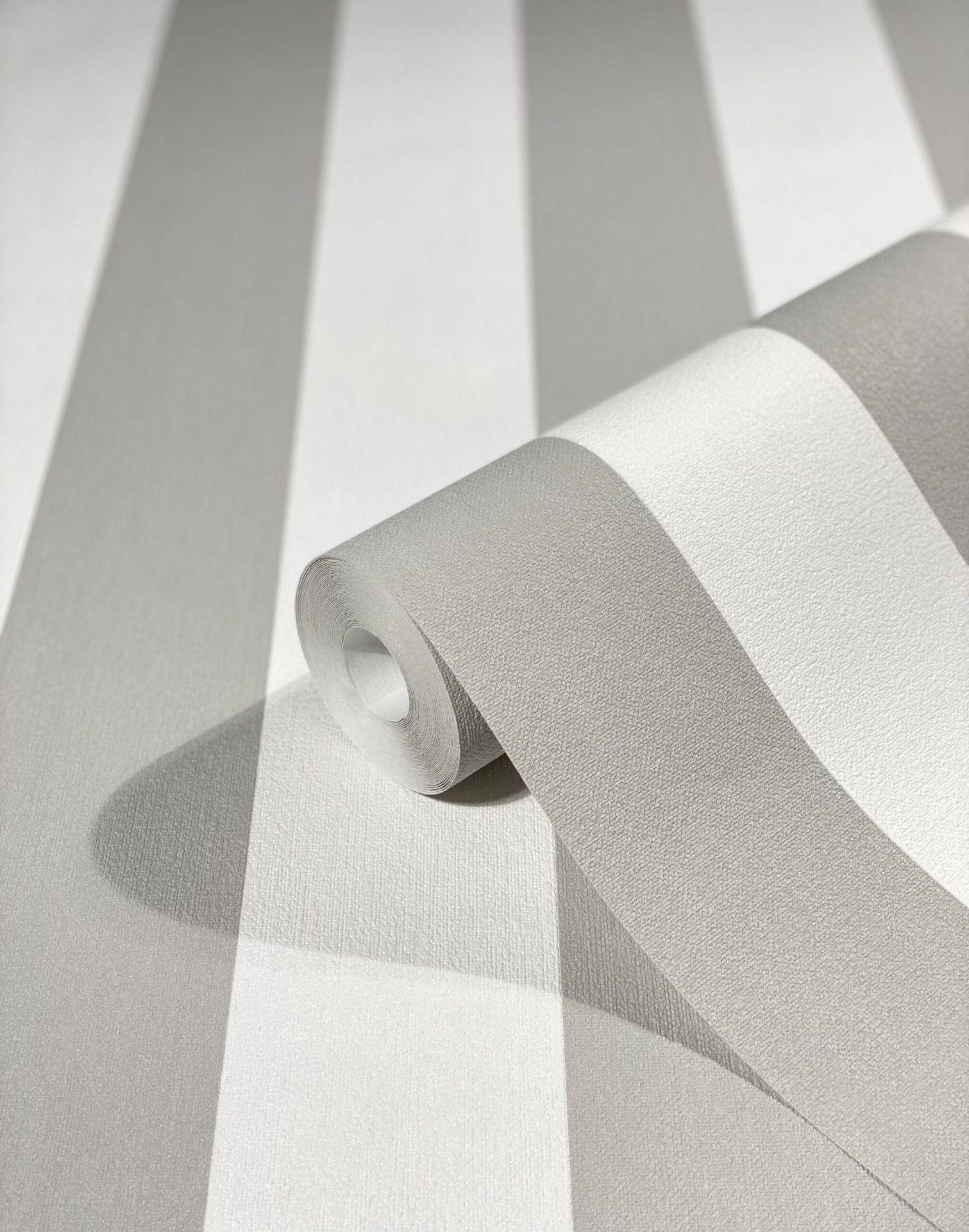 Stribet tapet non-woven Novamur Yvi hvid, grå