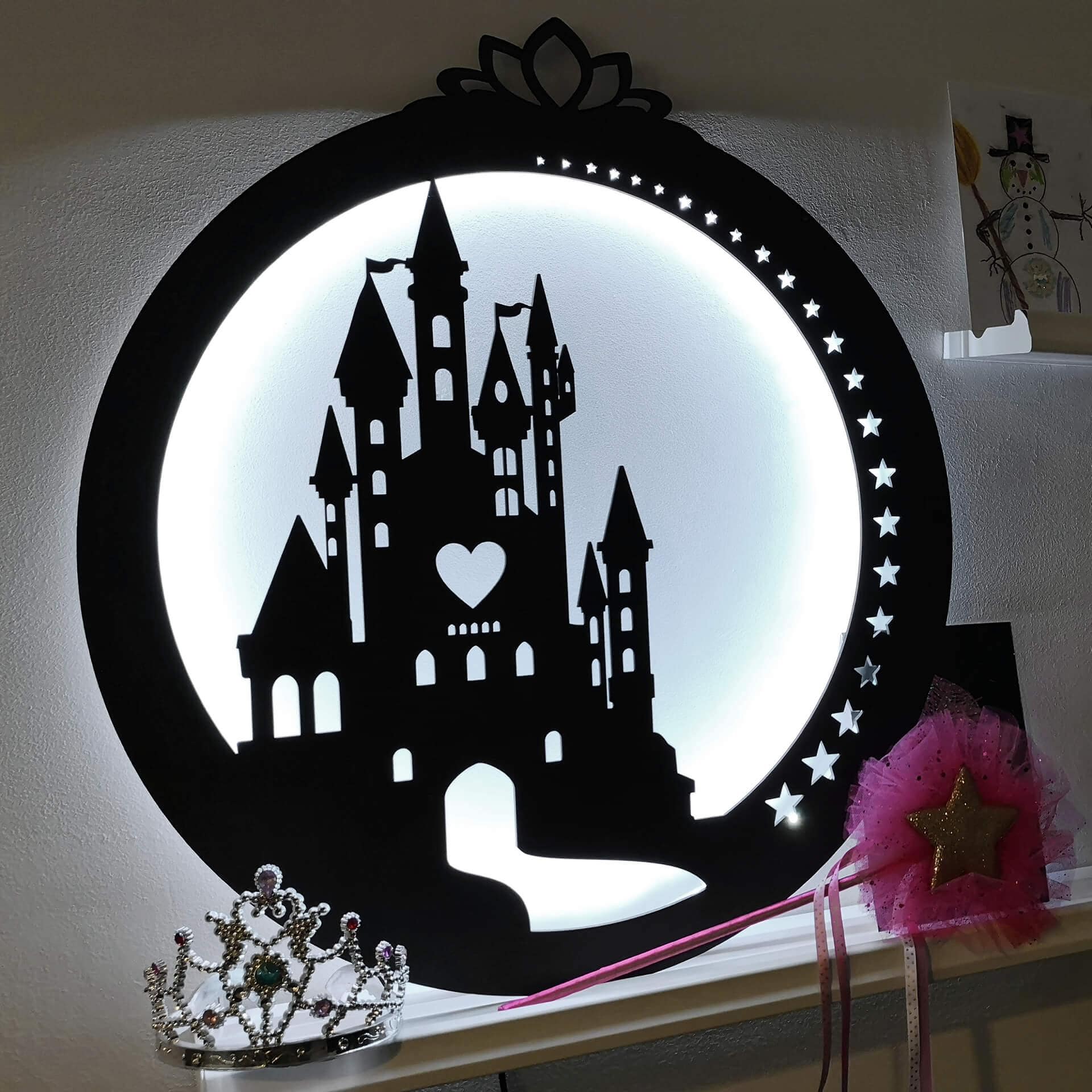 Décoration lumineuse LED en MDF - Château avec cœur